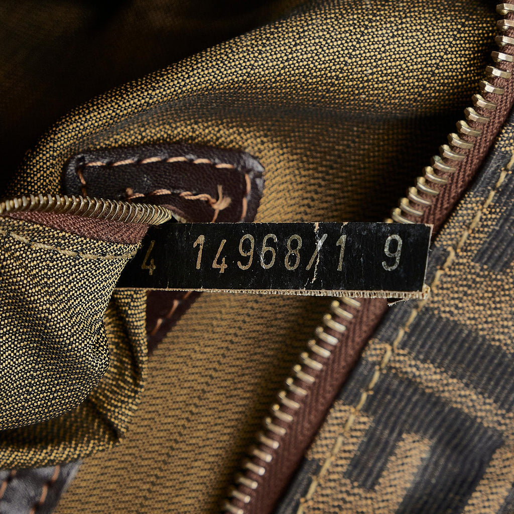 Fendi Zucca Tote (SHG-Lxgs4G)