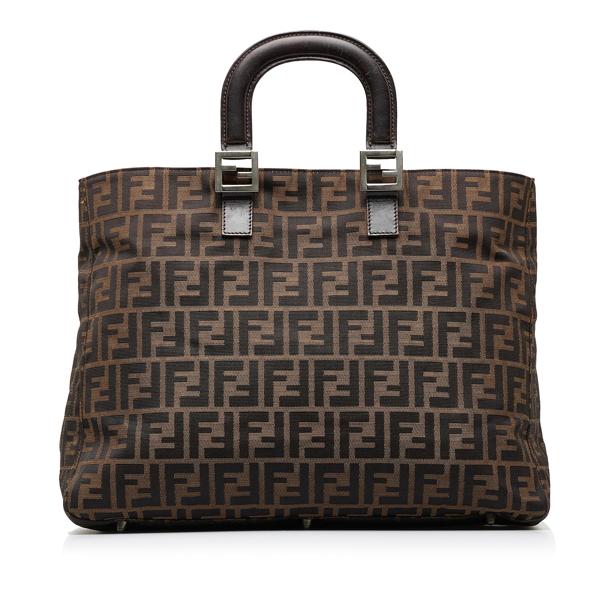 Fendi Zucca Tote (SHG-iHHWYi)