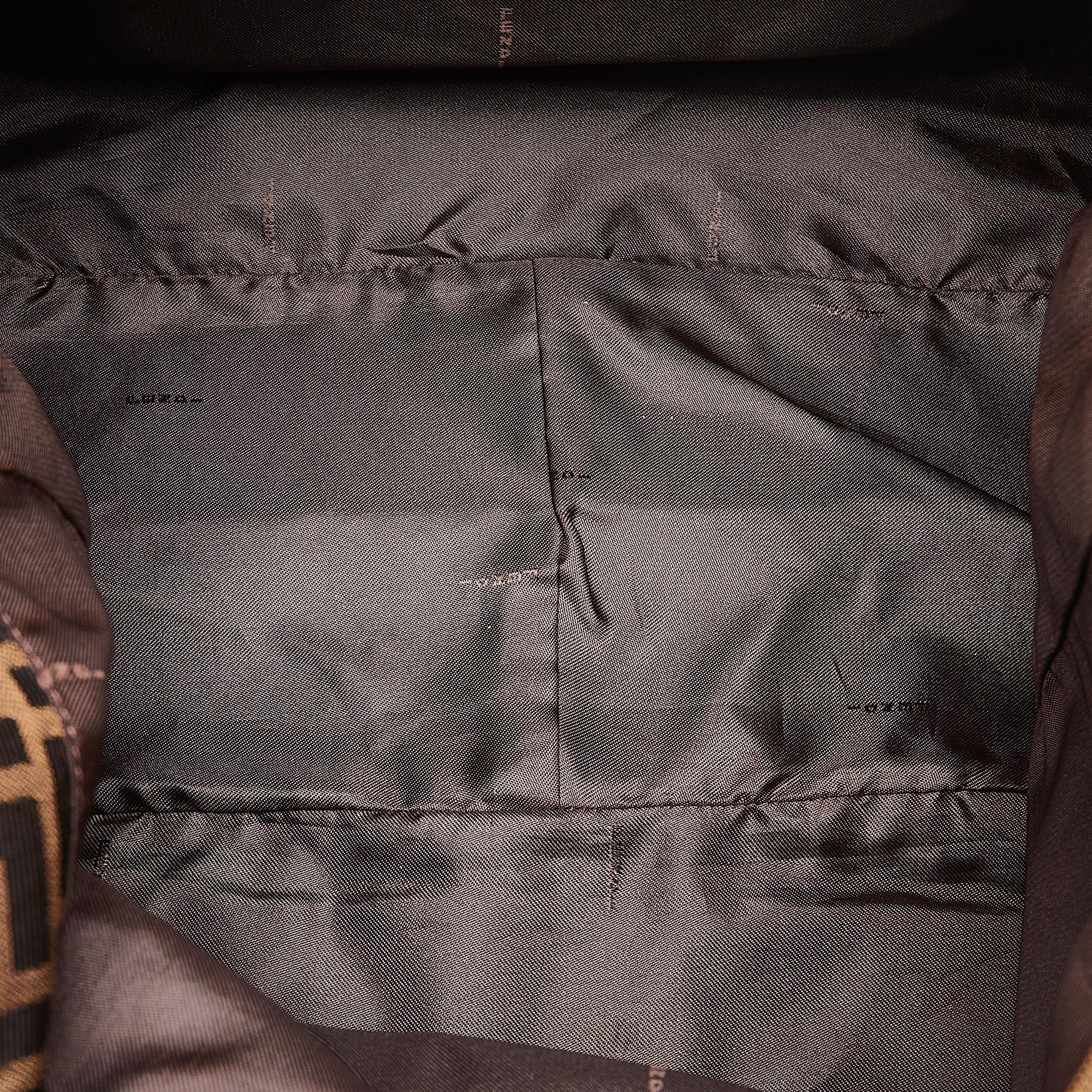 Fendi Zucca Tote (SHG-iHHWYi)