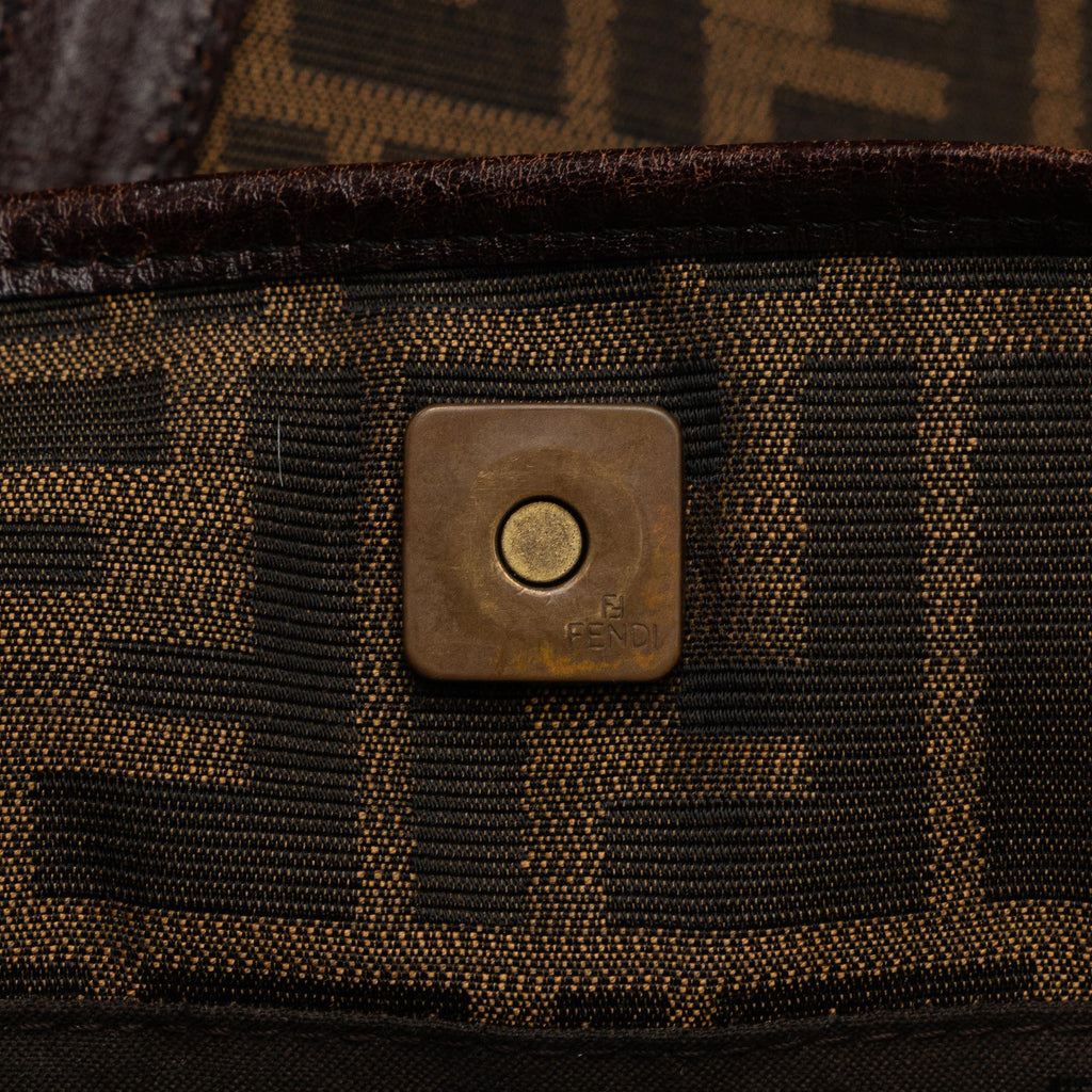 Fendi Zucca Tote (SHG-ZrgQqt)