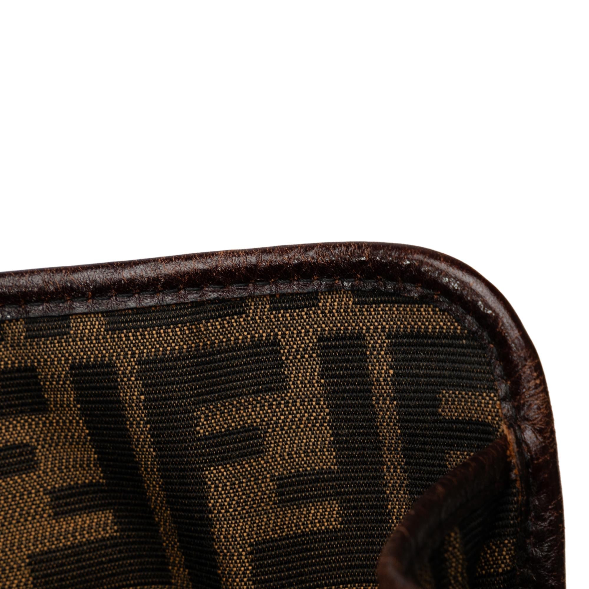 Fendi Zucca Tote (SHG-ZrgQqt)