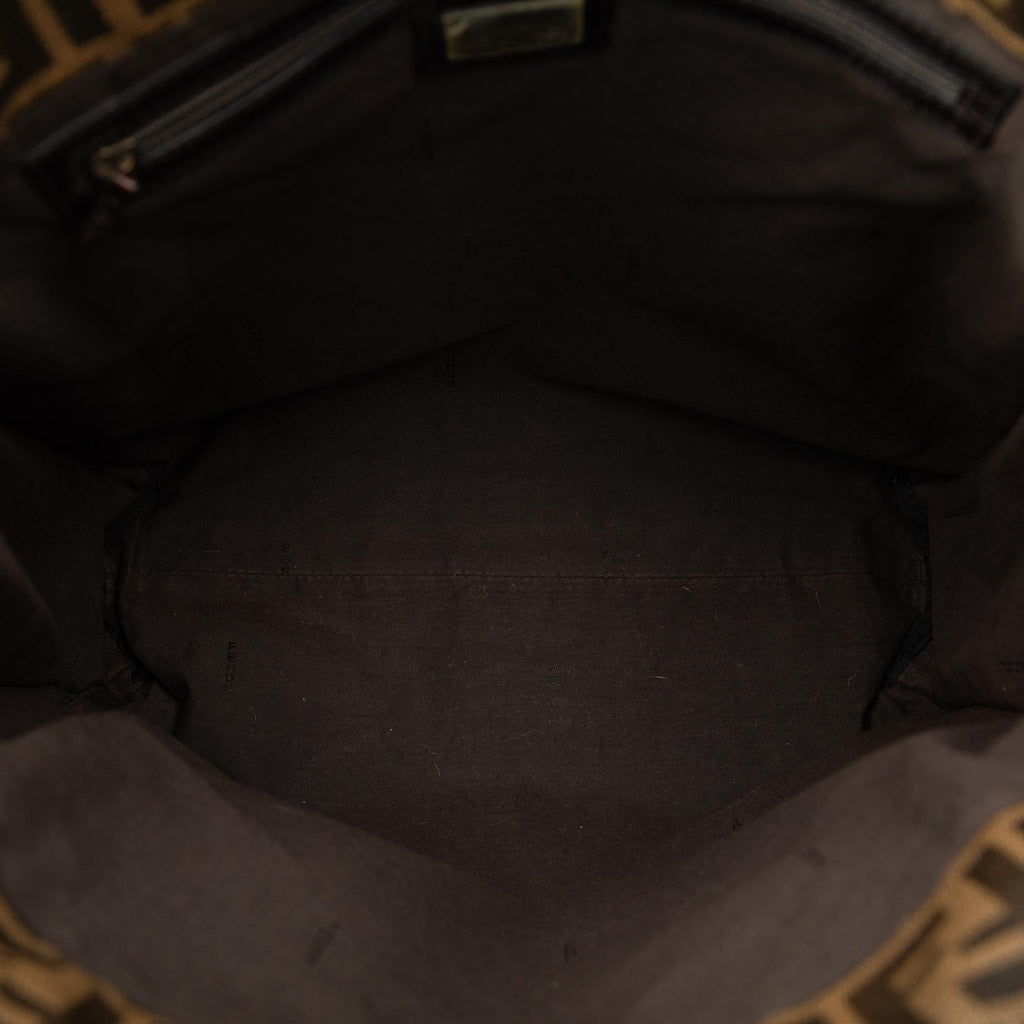 Fendi Zucca Tote (SHG-ZrgQqt)