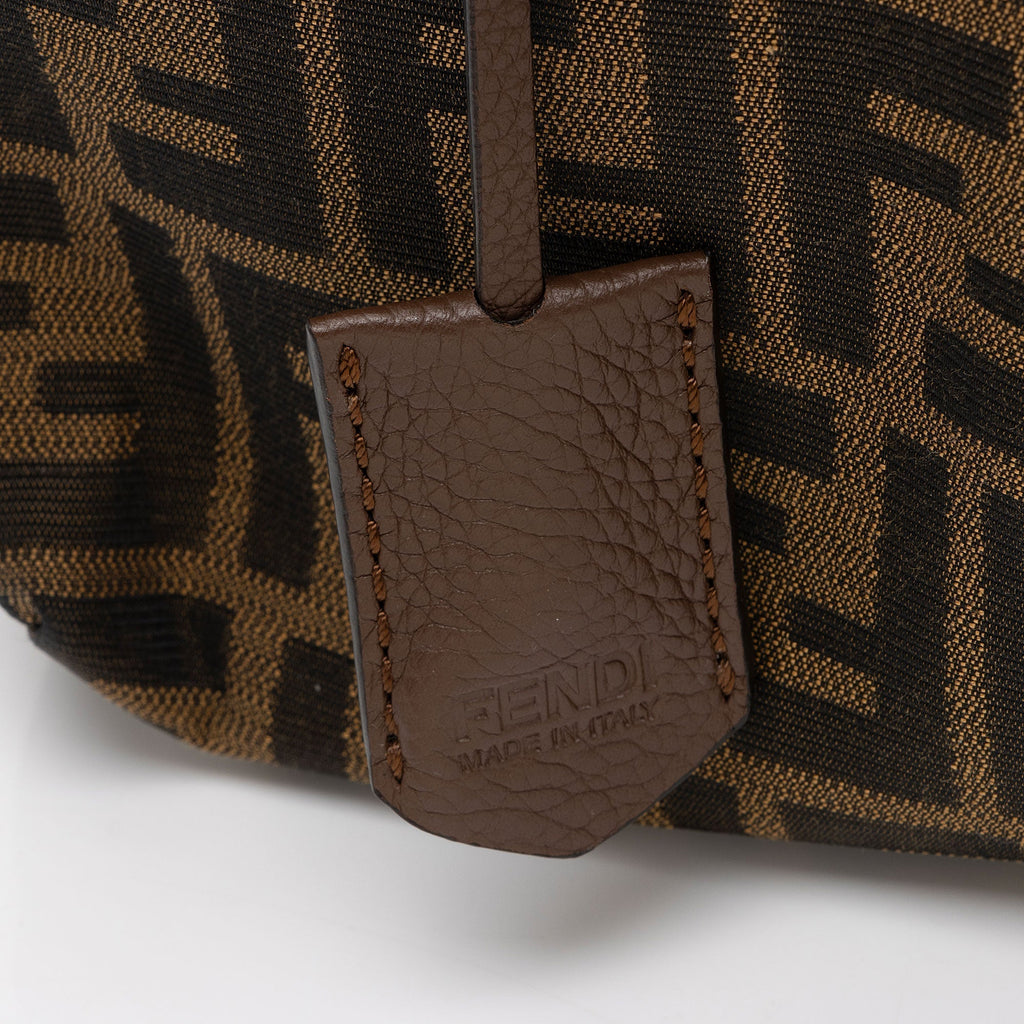 Fendi Zucca Vitello Artic Shopping Tote (SHF-h2JnoL)