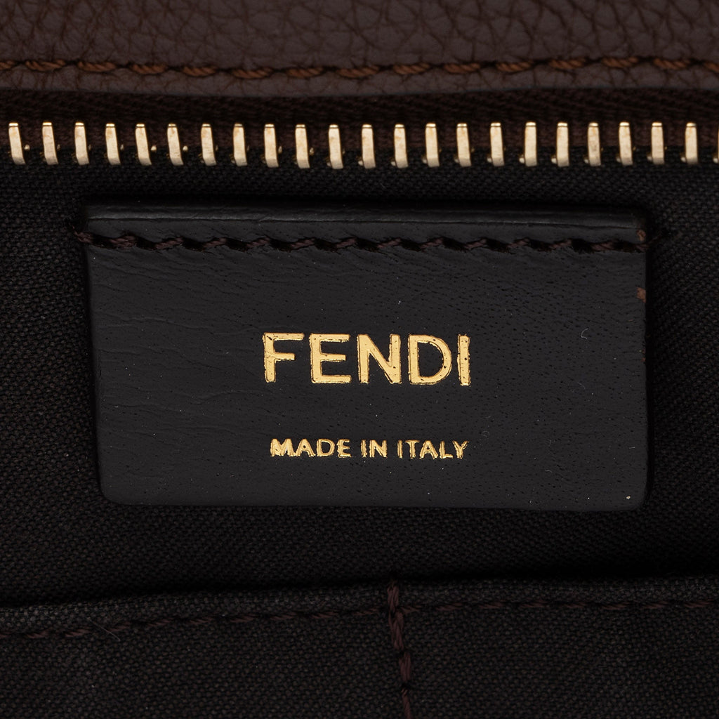 Fendi Zucca Vitello Artic Shopping Tote (SHF-h2JnoL)