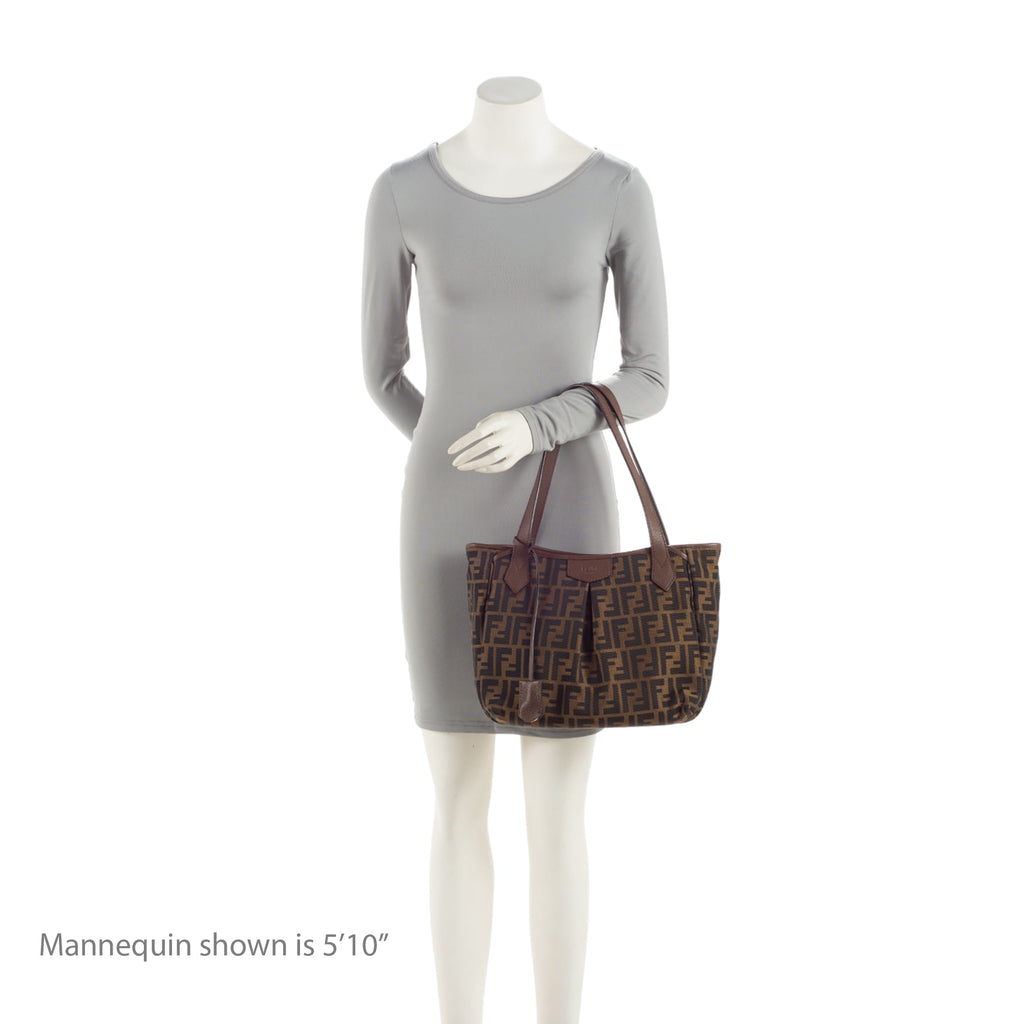 Fendi Zucca Vitello Artic Shopping Tote (SHF-h2JnoL)
