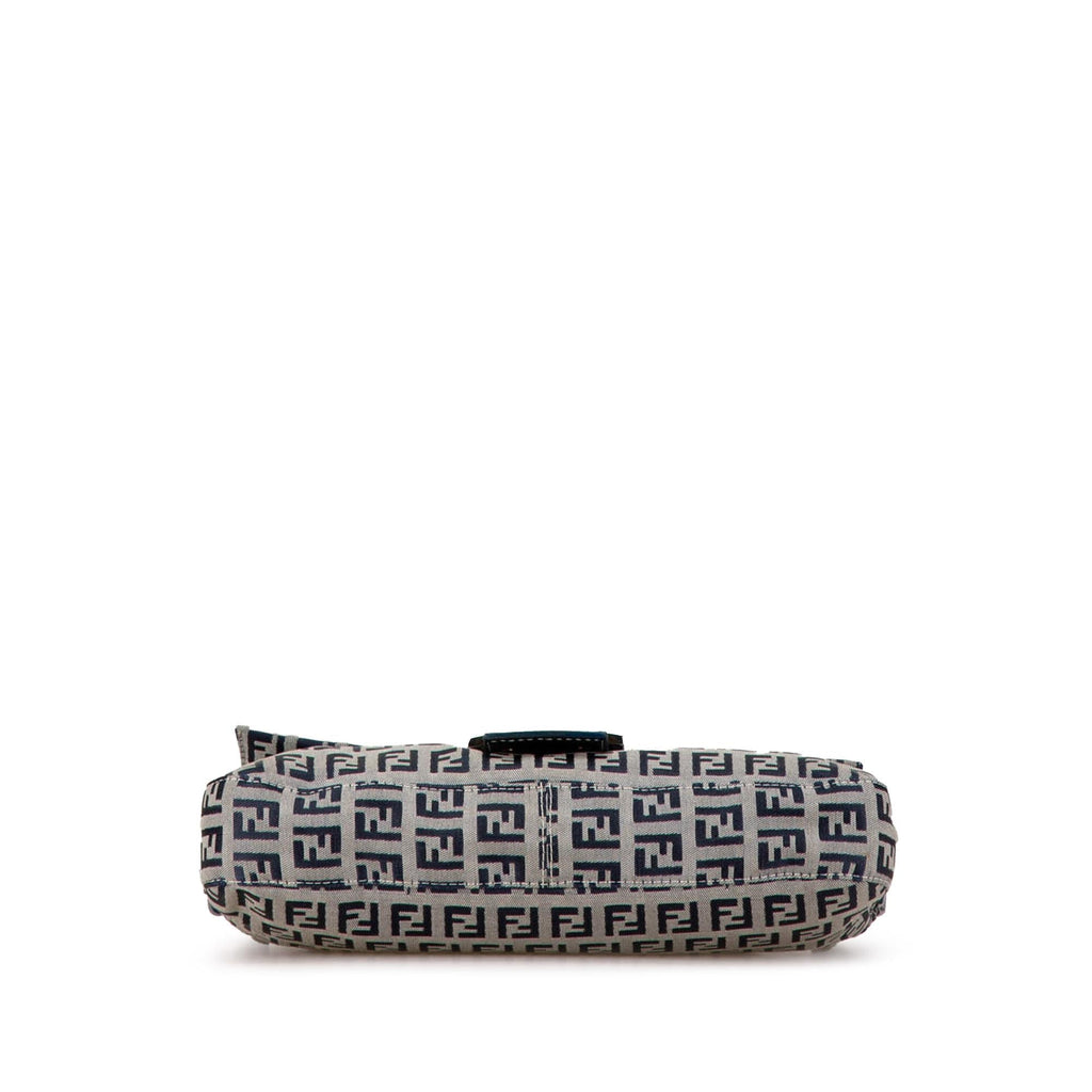 Fendi Zucchino Canvas Baguette (SHG-tkcgJi)