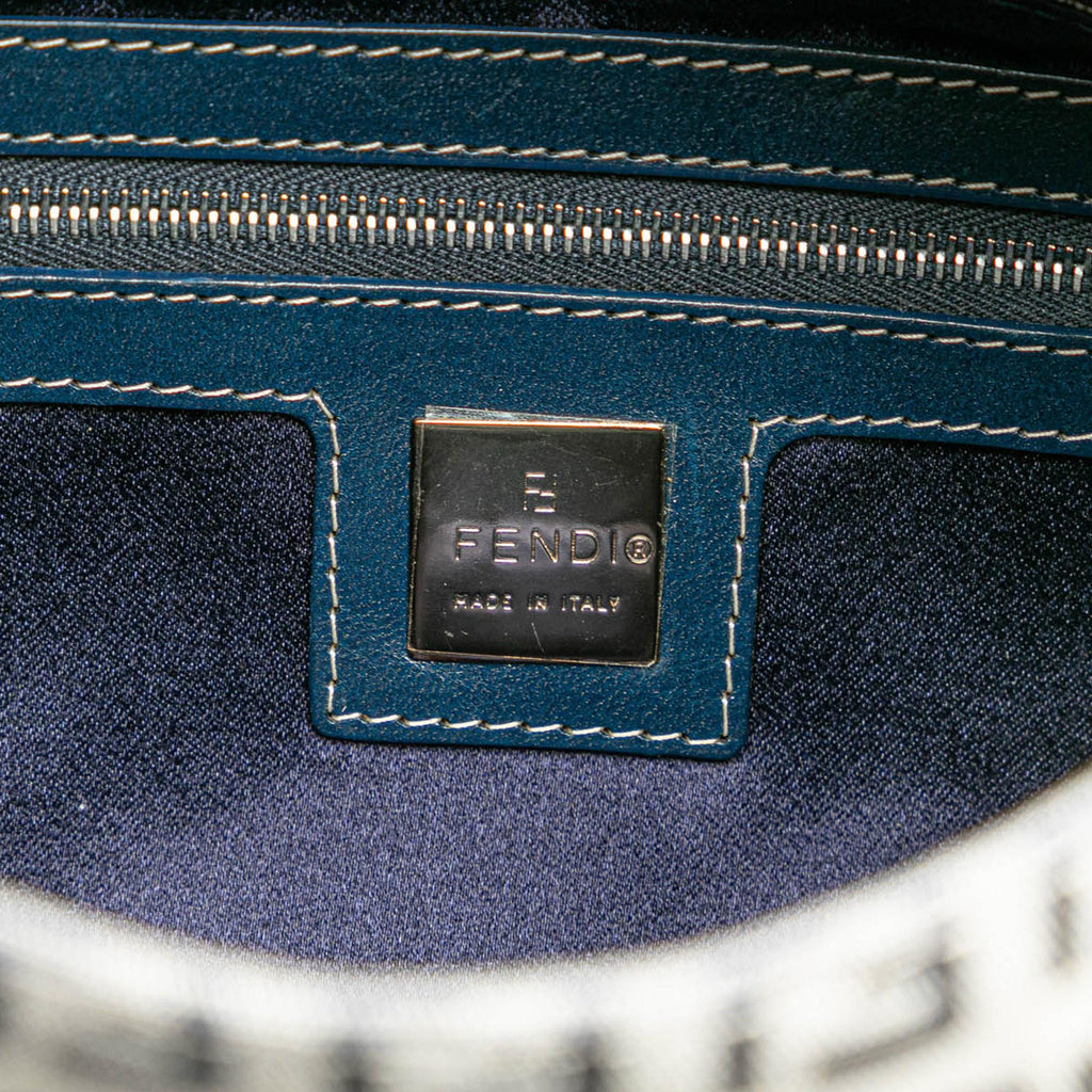Fendi Zucchino Canvas Baguette (SHG-tkcgJi)