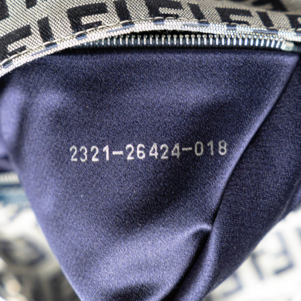 Fendi Zucchino Canvas Baguette (SHG-tkcgJi)