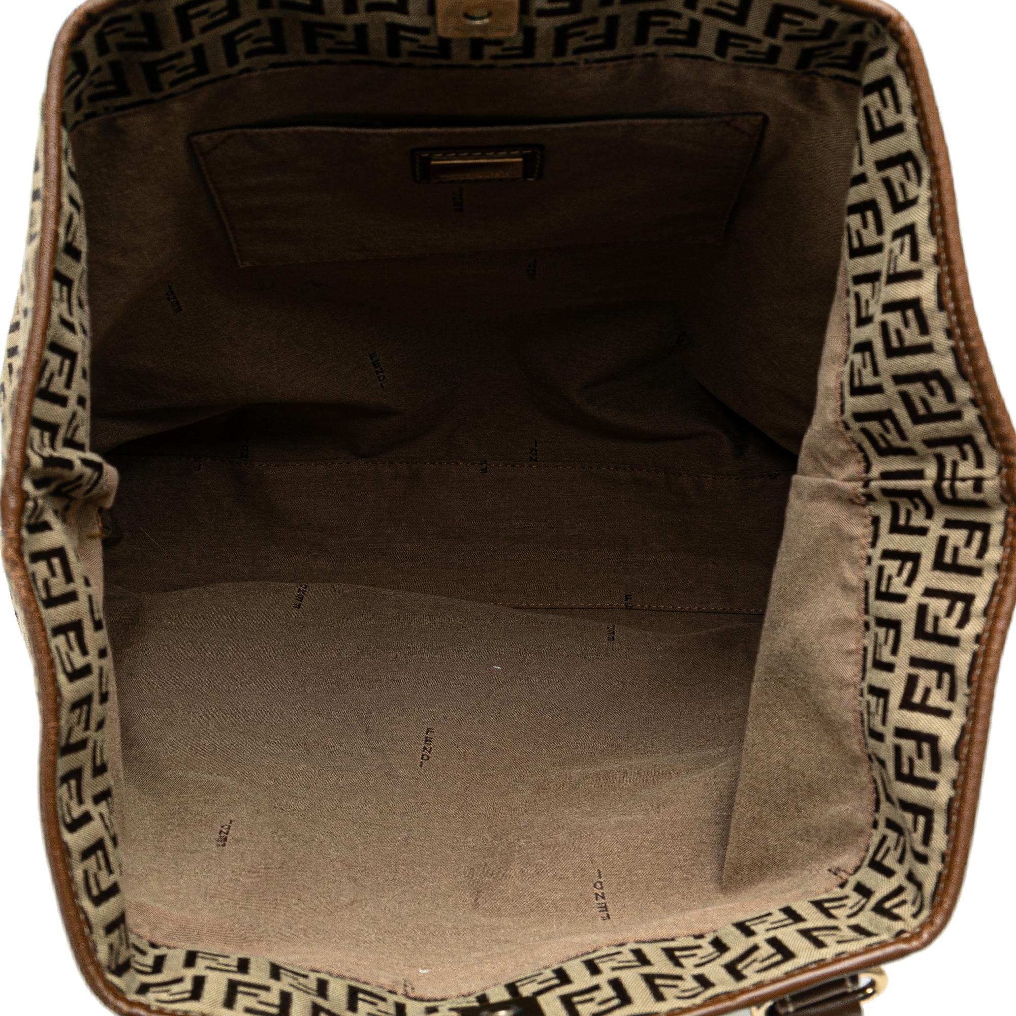 Fendi Zucchino Canvas Chef Shopping Tote (SHG-ZlUSCk)