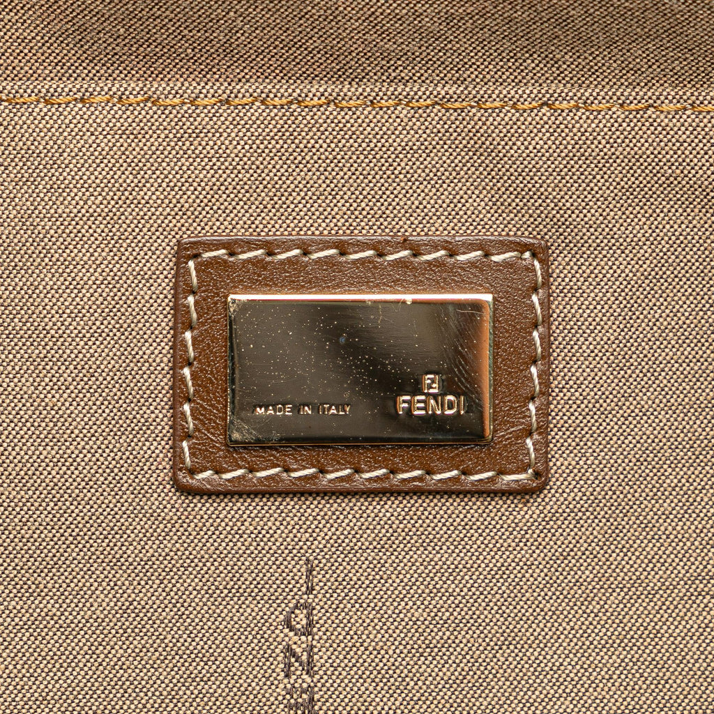 Fendi Zucchino Canvas Chef Shopping Tote (SHG-ZlUSCk)