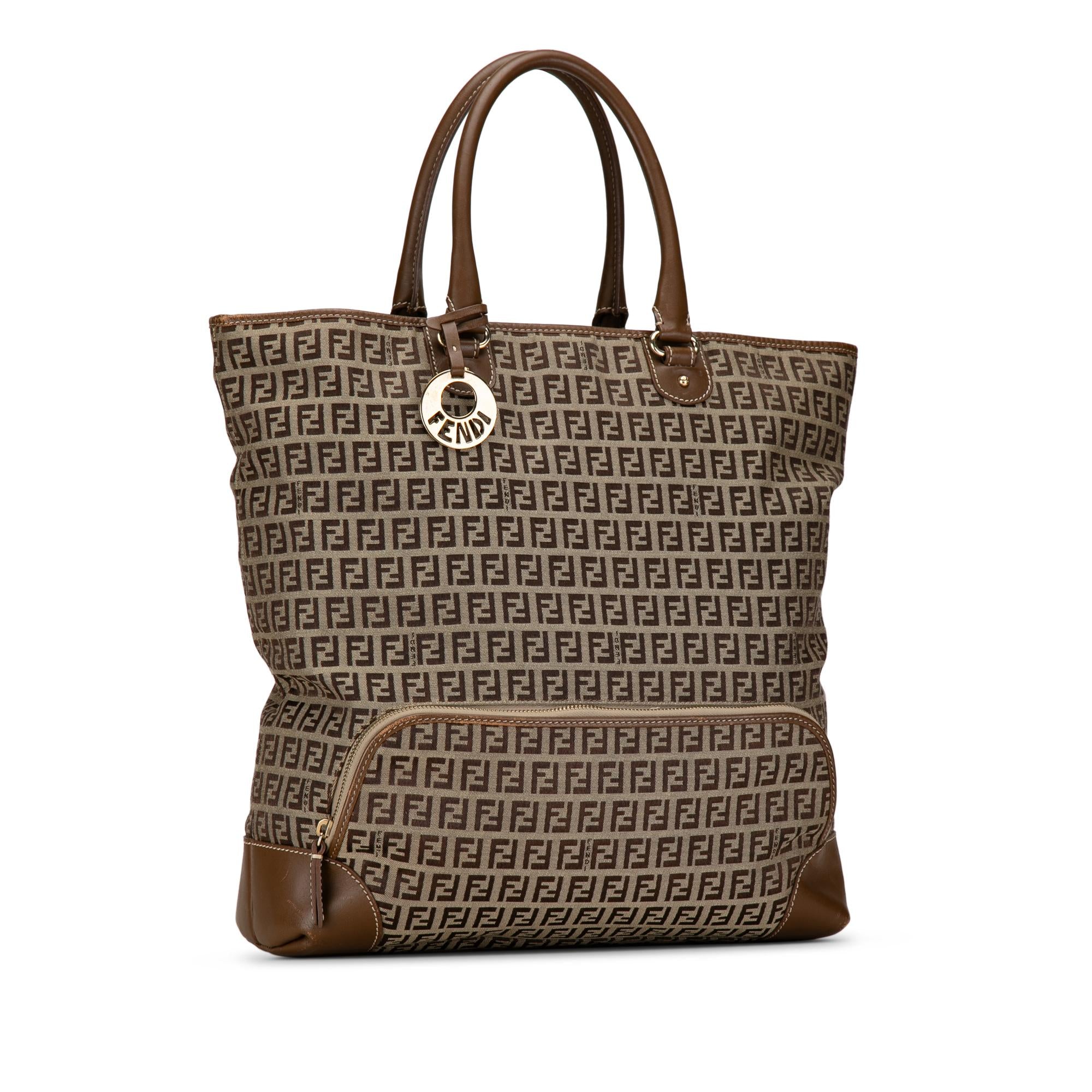 Fendi Zucchino Canvas Chef Shopping Tote (SHG-ZlUSCk)