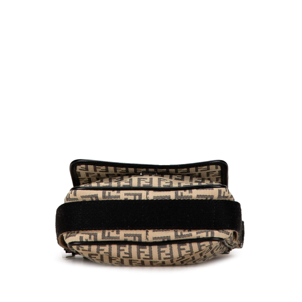 Fendi Zucchino Canvas Crossbody (SHG-a0GEAU)