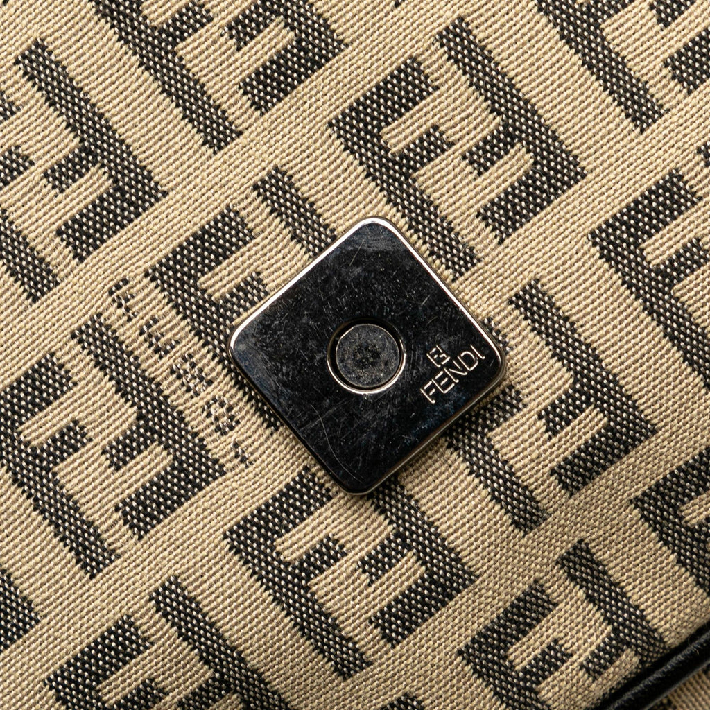Fendi Zucchino Canvas Crossbody (SHG-a0GEAU)