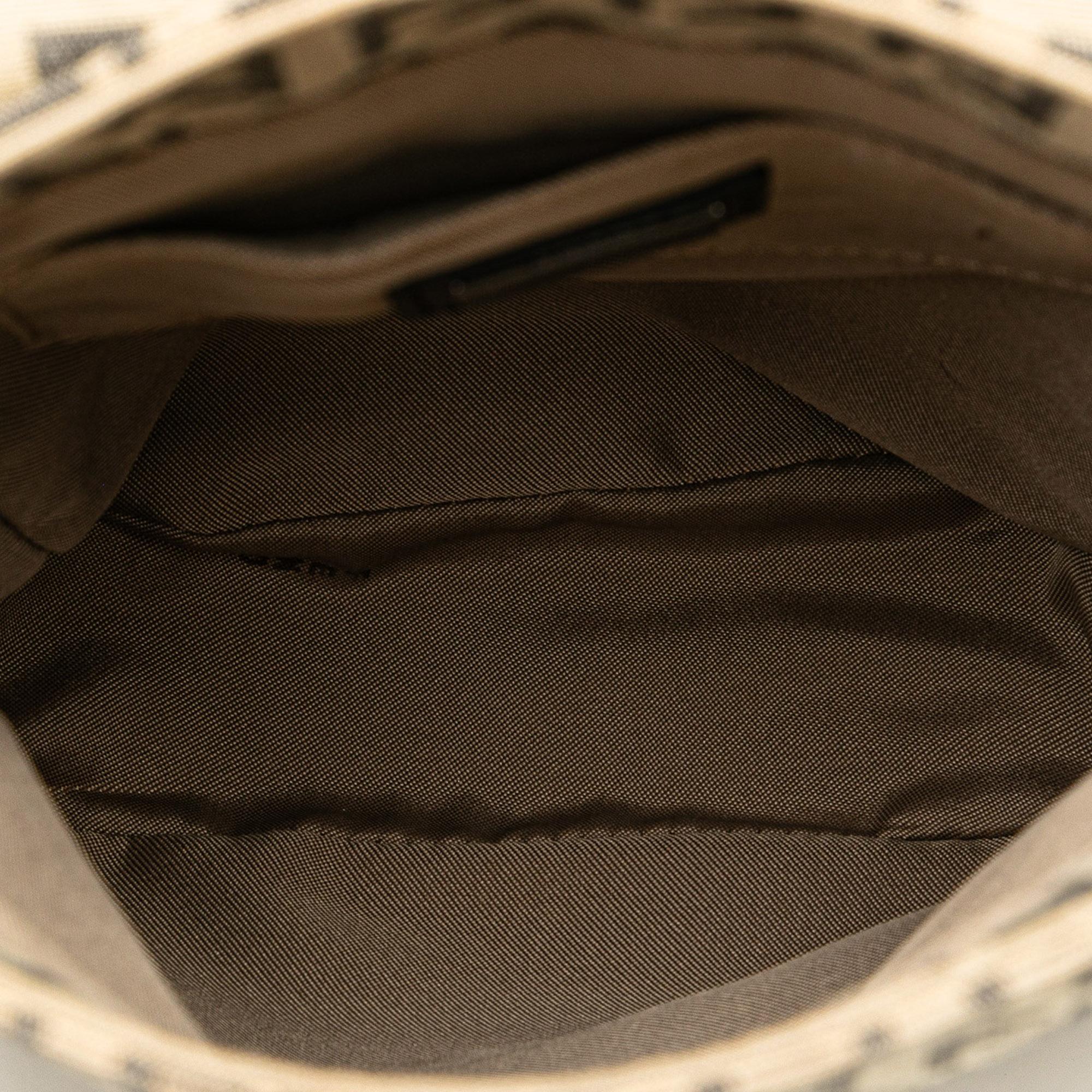 Fendi Zucchino Canvas Crossbody (SHG-a0GEAU)