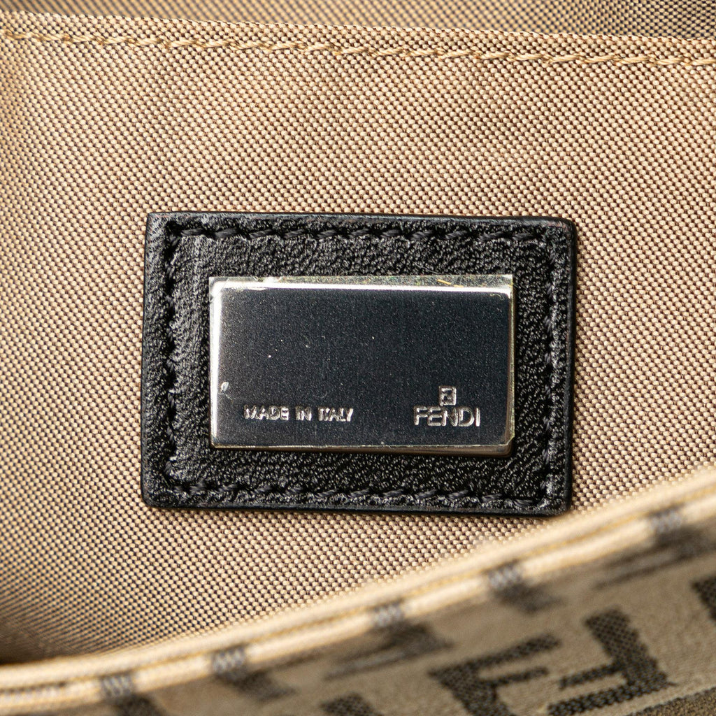 Fendi Zucchino Canvas Crossbody (SHG-a0GEAU)