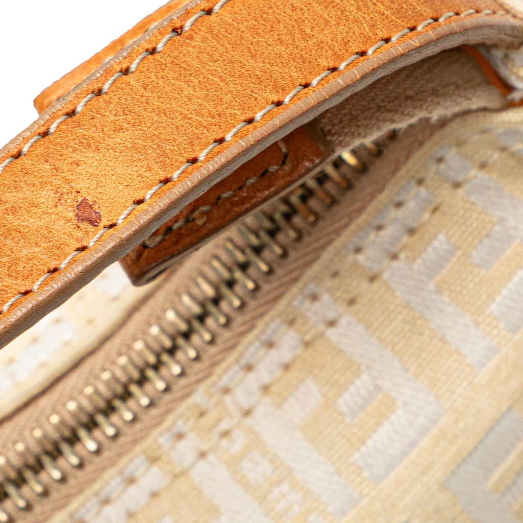 Fendi Zucchino Canvas Handbag (SHG-FmFpxQ)