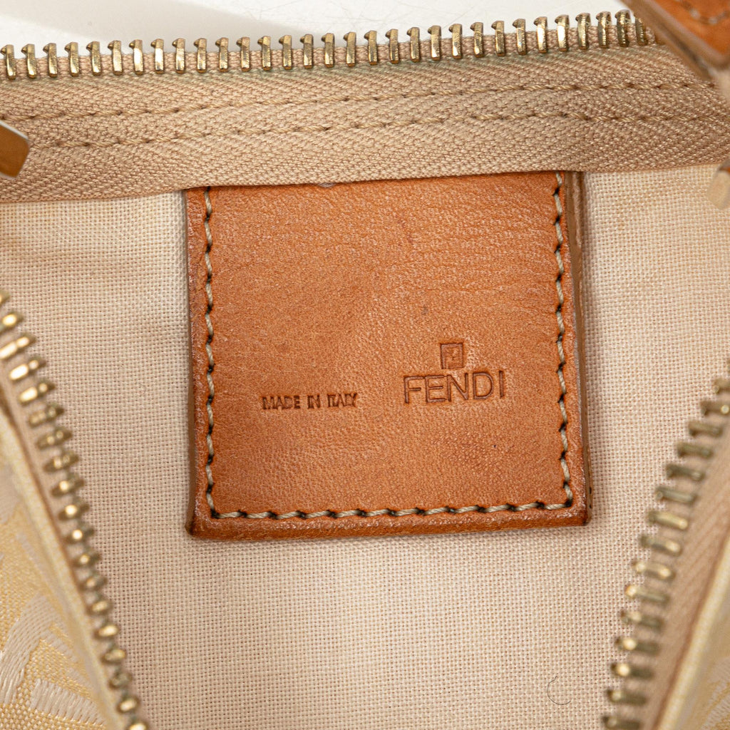 Fendi Zucchino Canvas Handbag (SHG-FmFpxQ)