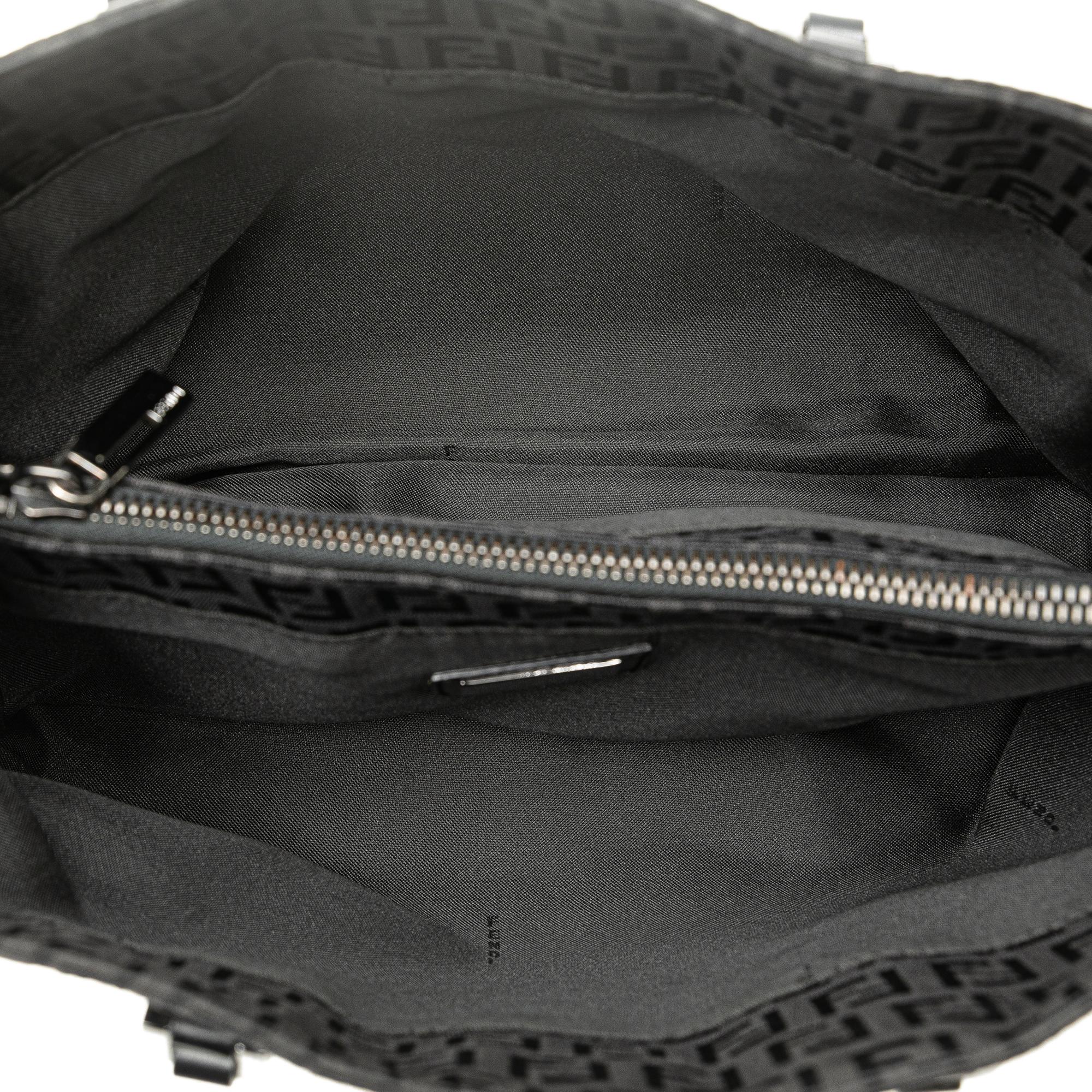 Fendi Zucchino Canvas Handbag (SHG-OL7yob)