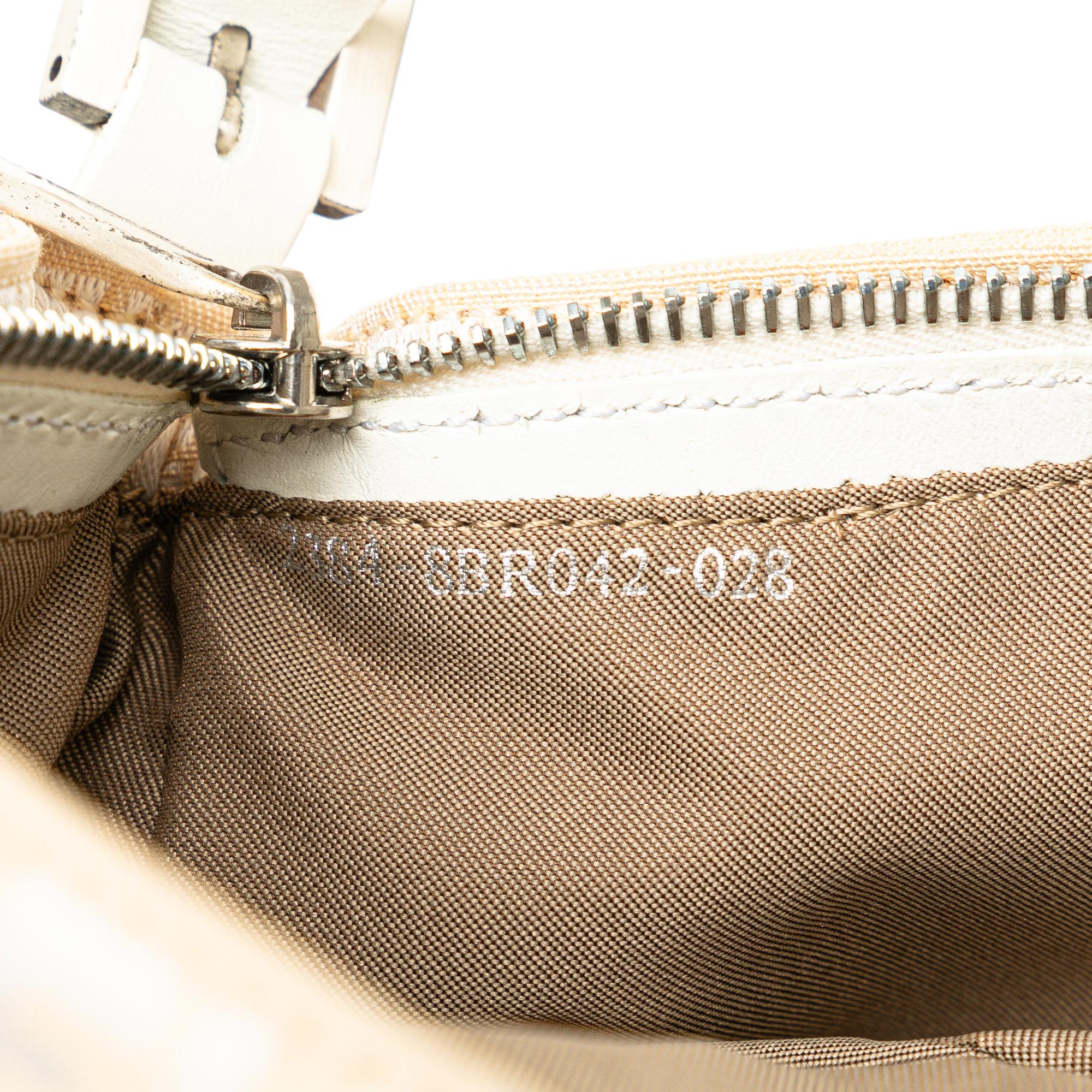 Fendi Zucchino Canvas Pochette (SHG-KkyfBX)
