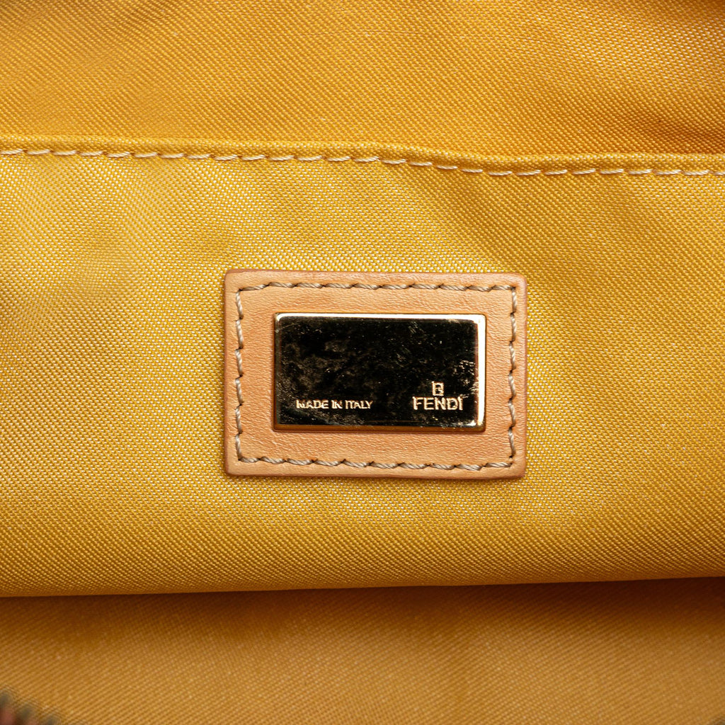 Fendi Zucchino Canvas Pochette (SHG-GpcOcy)