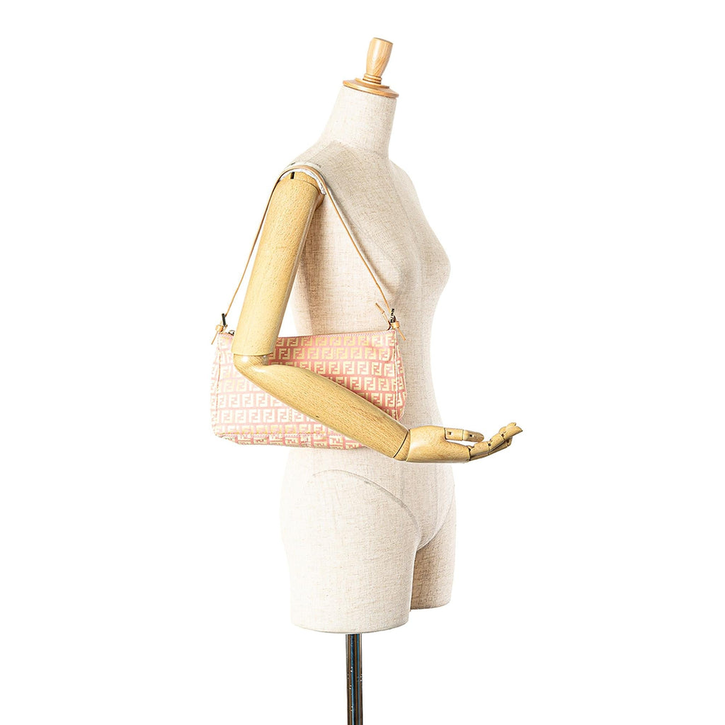 Fendi Zucchino Canvas Pochette (SHG-GpcOcy)