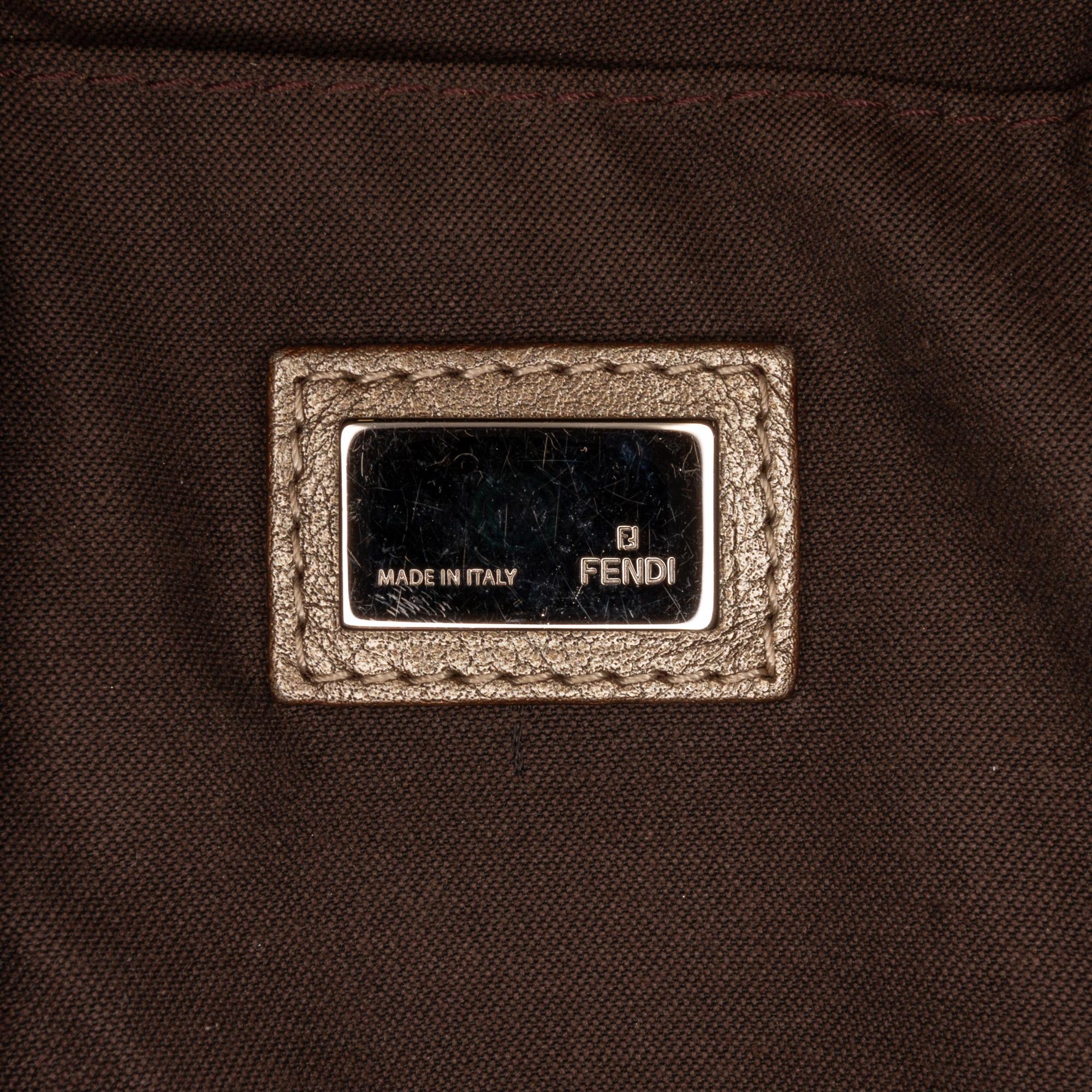 Fendi Zucchino Canvas Shoulder Bag (SHG-cQlAHb)