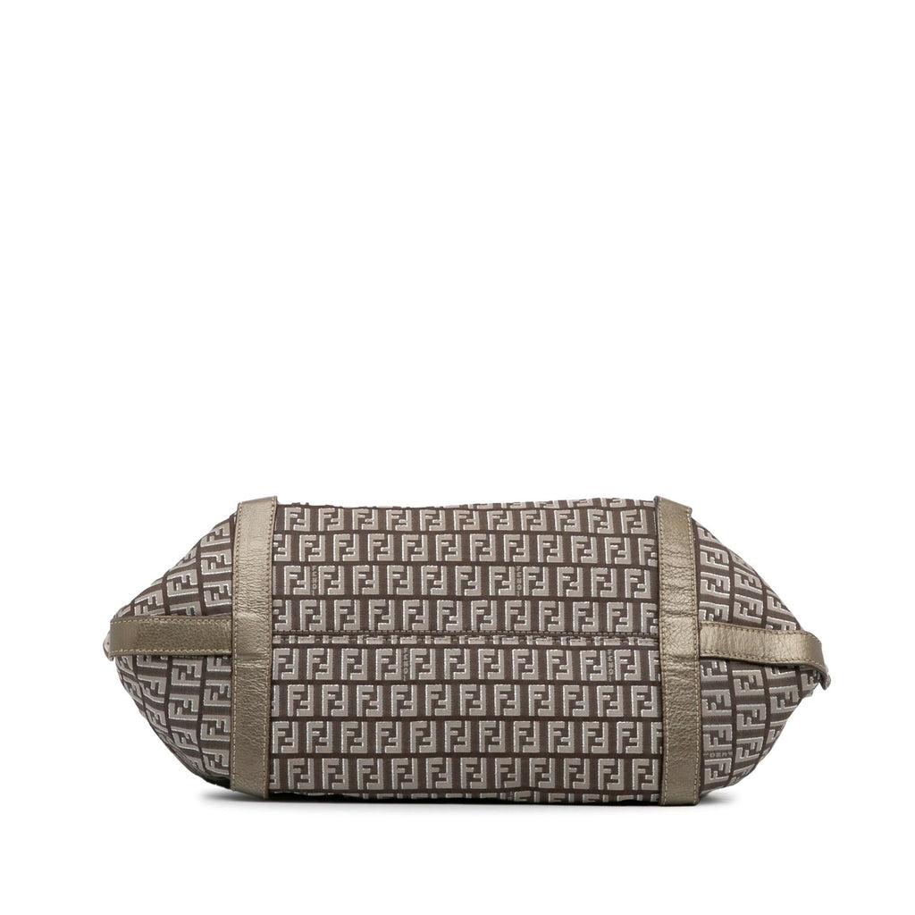 Fendi Zucchino Canvas Shoulder Bag (SHG-cQlAHb)