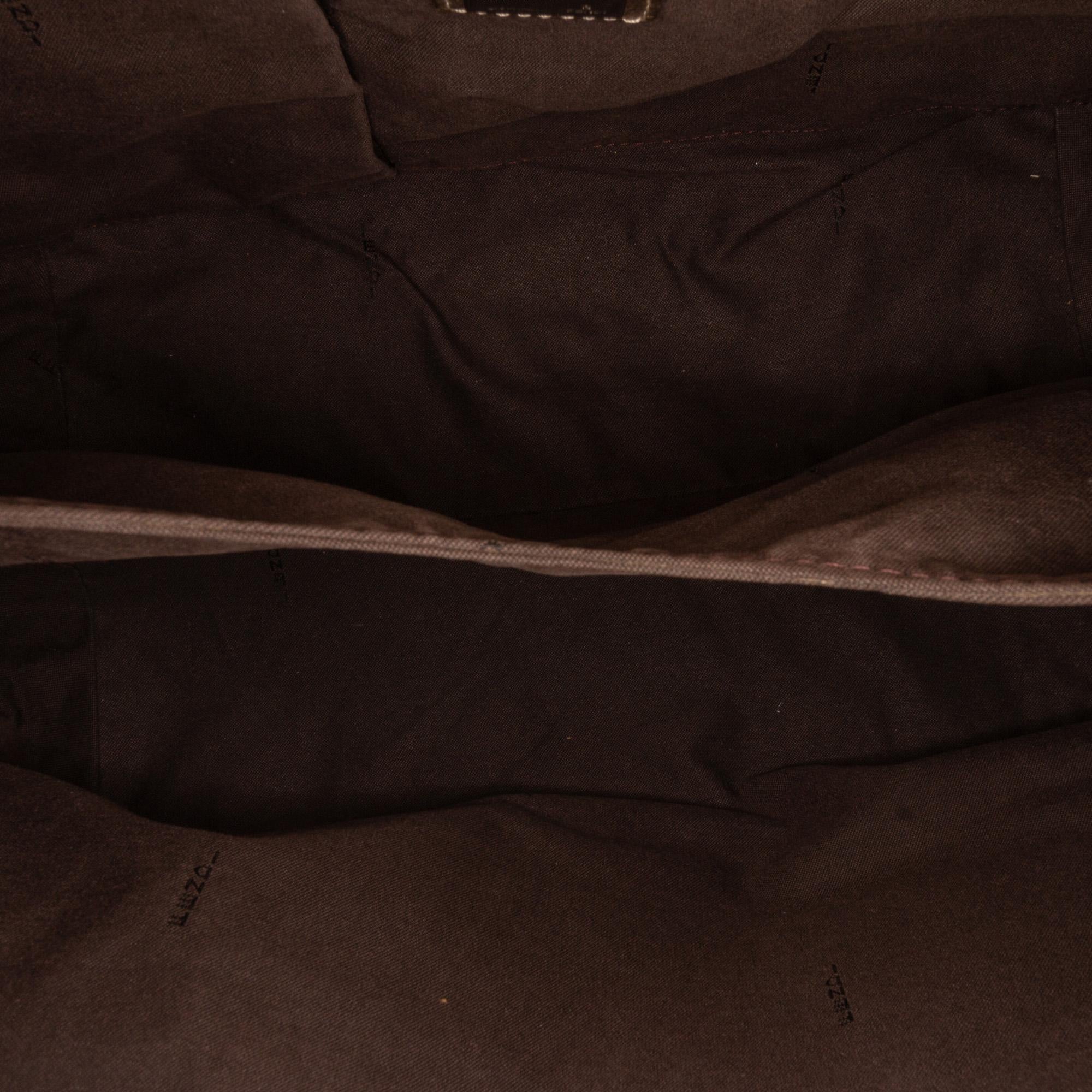Fendi Zucchino Canvas Shoulder Bag (SHG-cQlAHb)