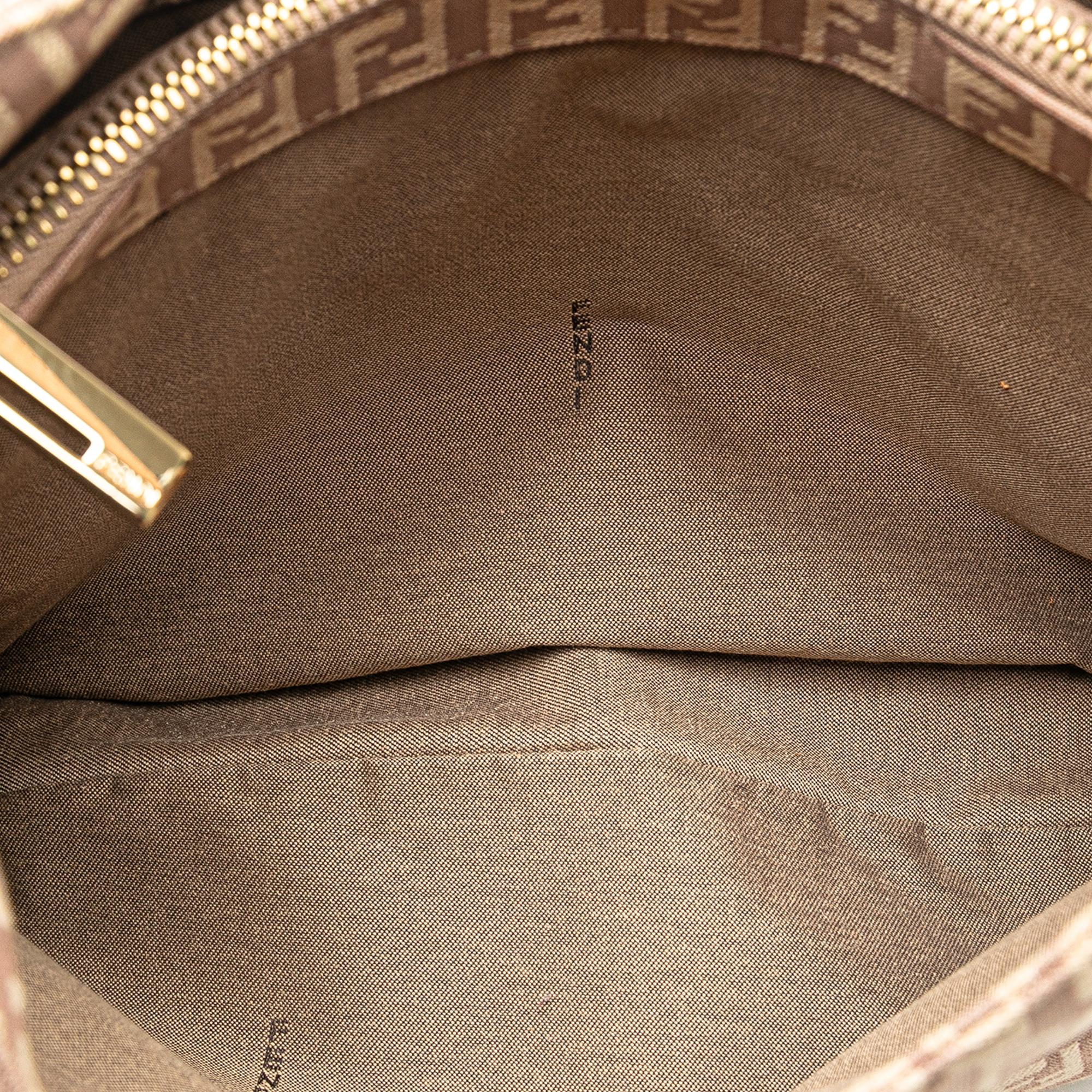 Fendi Zucchino Canvas Shoulder Bag (SHG-gZFHj2)