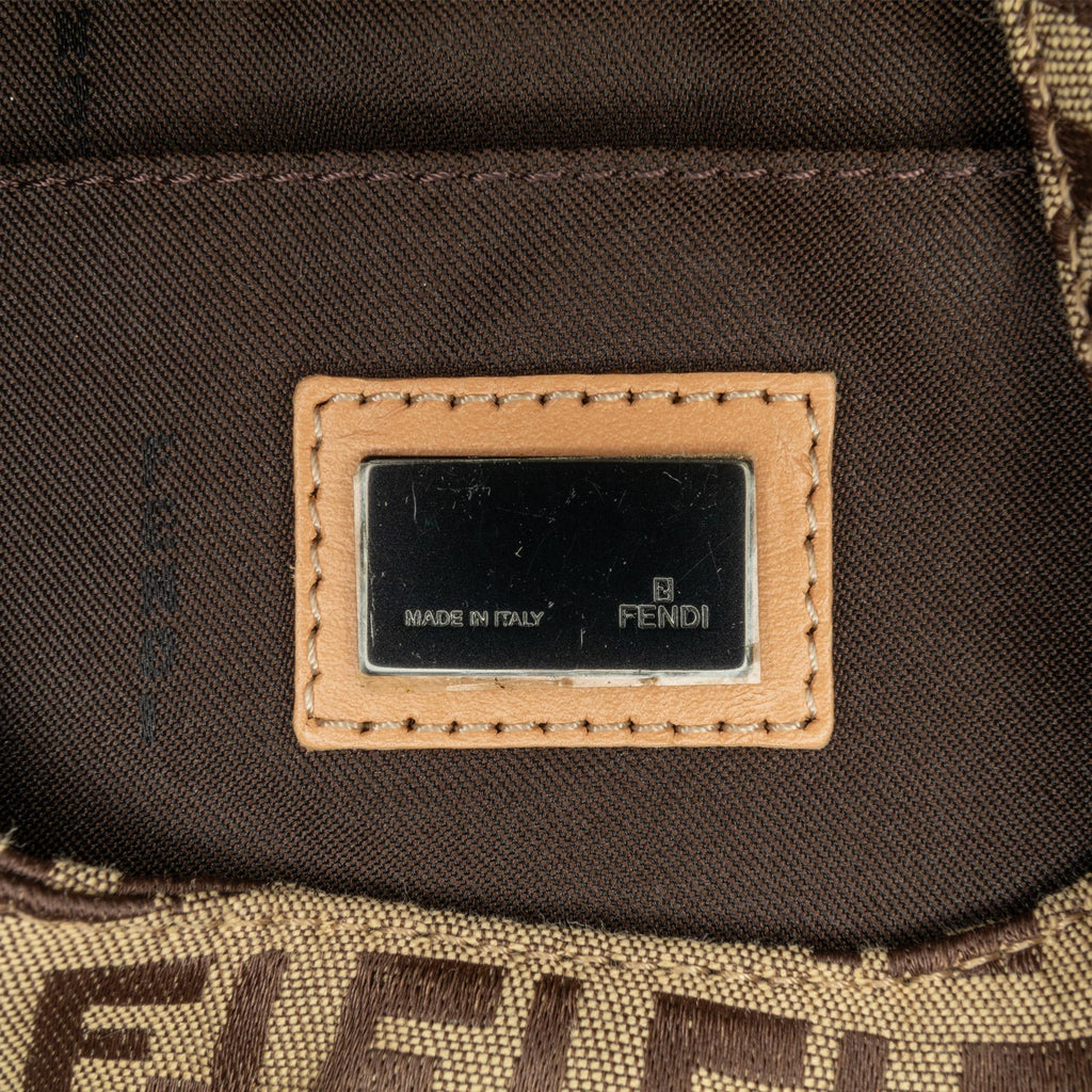 Fendi Zucchino Canvas Shoulder Bag (SHG-P19PFt)