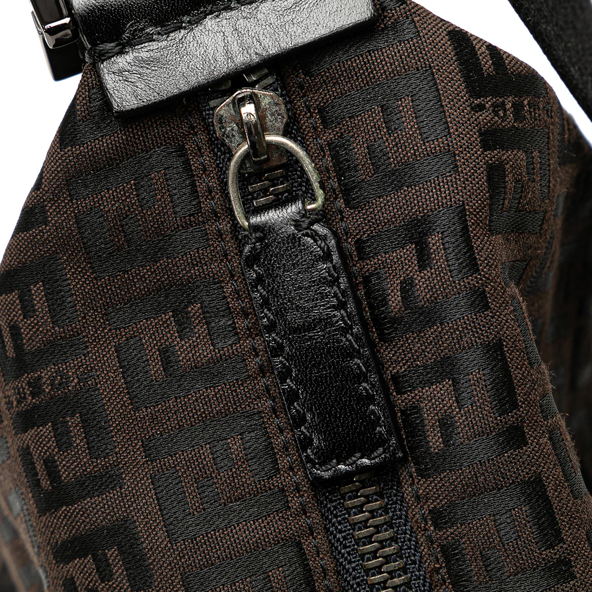 Fendi Zucchino Canvas Shoulder Bag (SHG-JdCSjr)