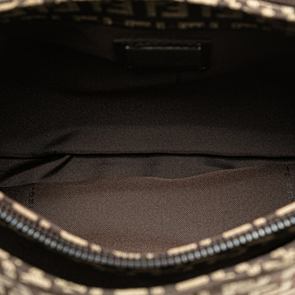 Fendi Zucchino Canvas Shoulder Bag (SHG-wxfU66)