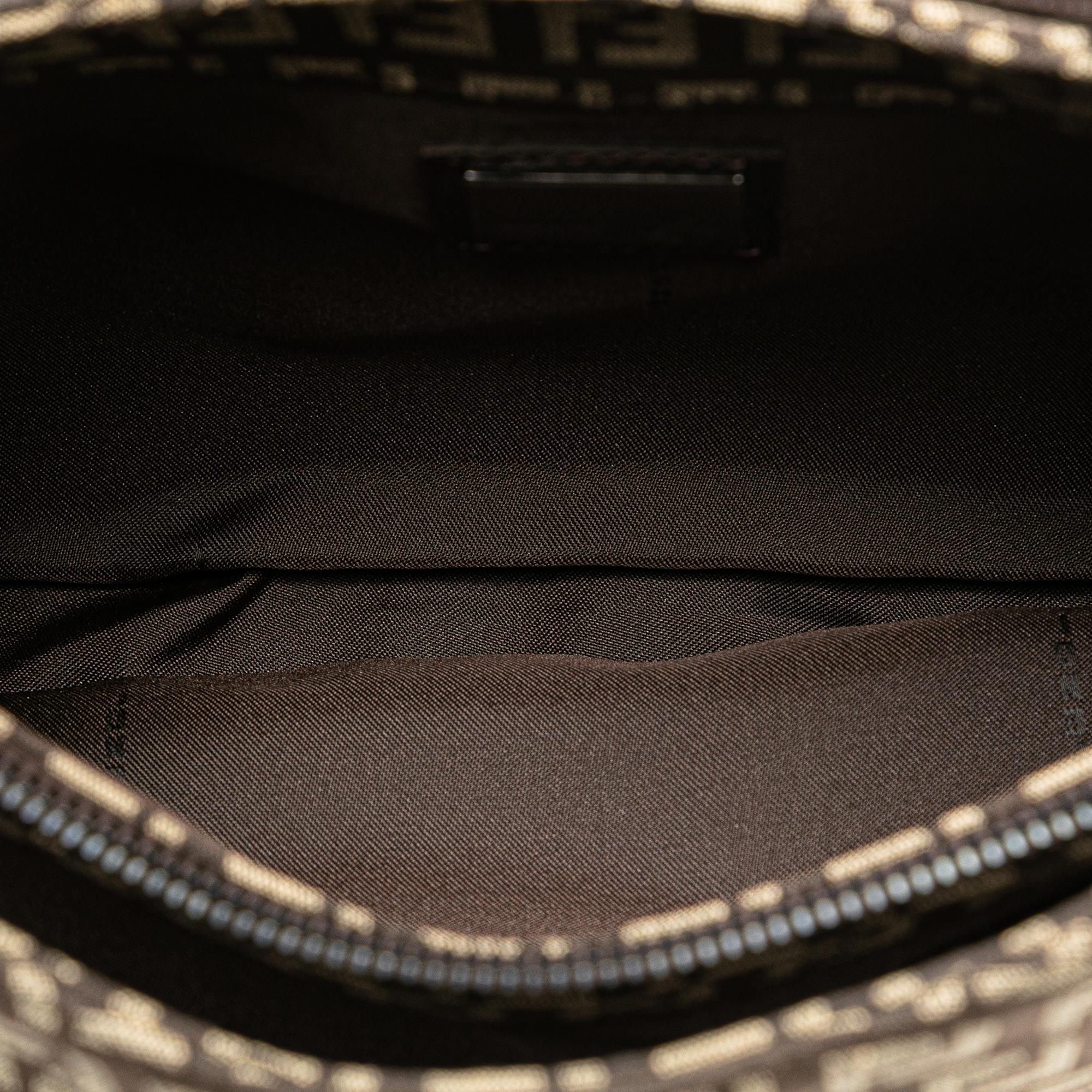 Fendi Zucchino Canvas Shoulder Bag (SHG-wxfU66)