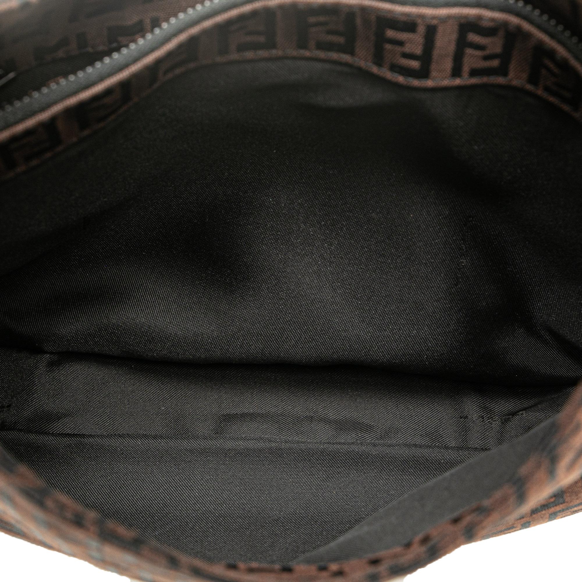 Fendi Zucchino Canvas Shoulder Bag (SHG-XMKqeE)