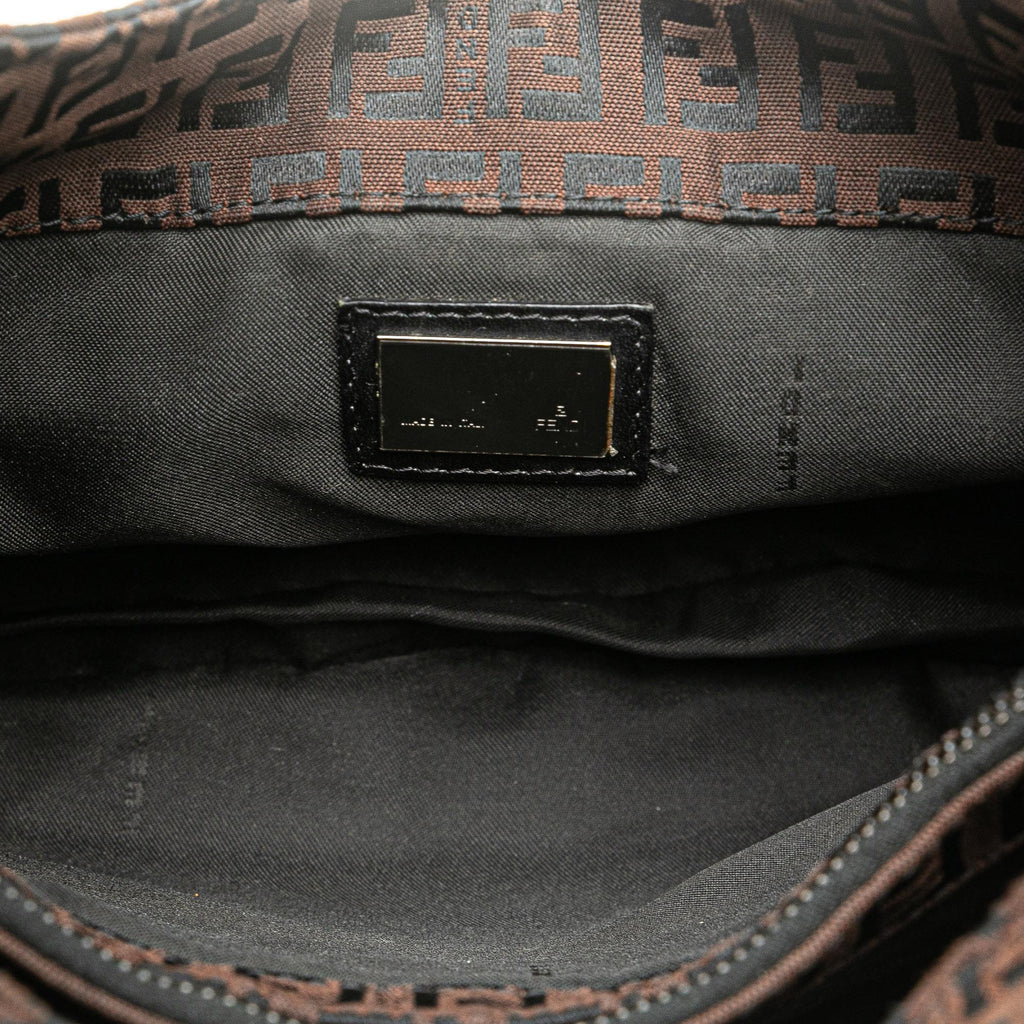 Fendi Zucchino Canvas Shoulder Bag (SHG-XMKqeE)
