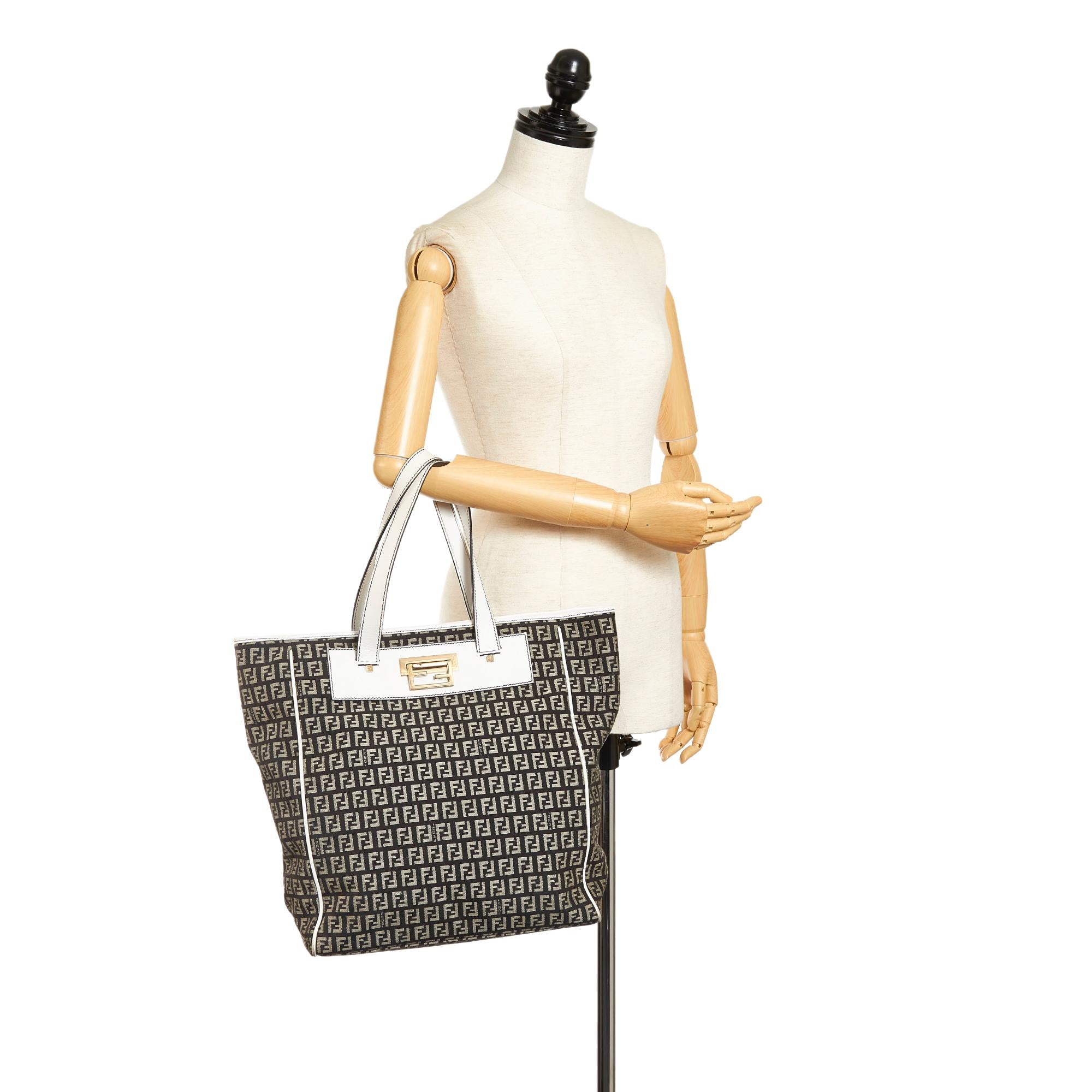 Fendi Zucchino Canvas Tote Bag (SHG-33760)