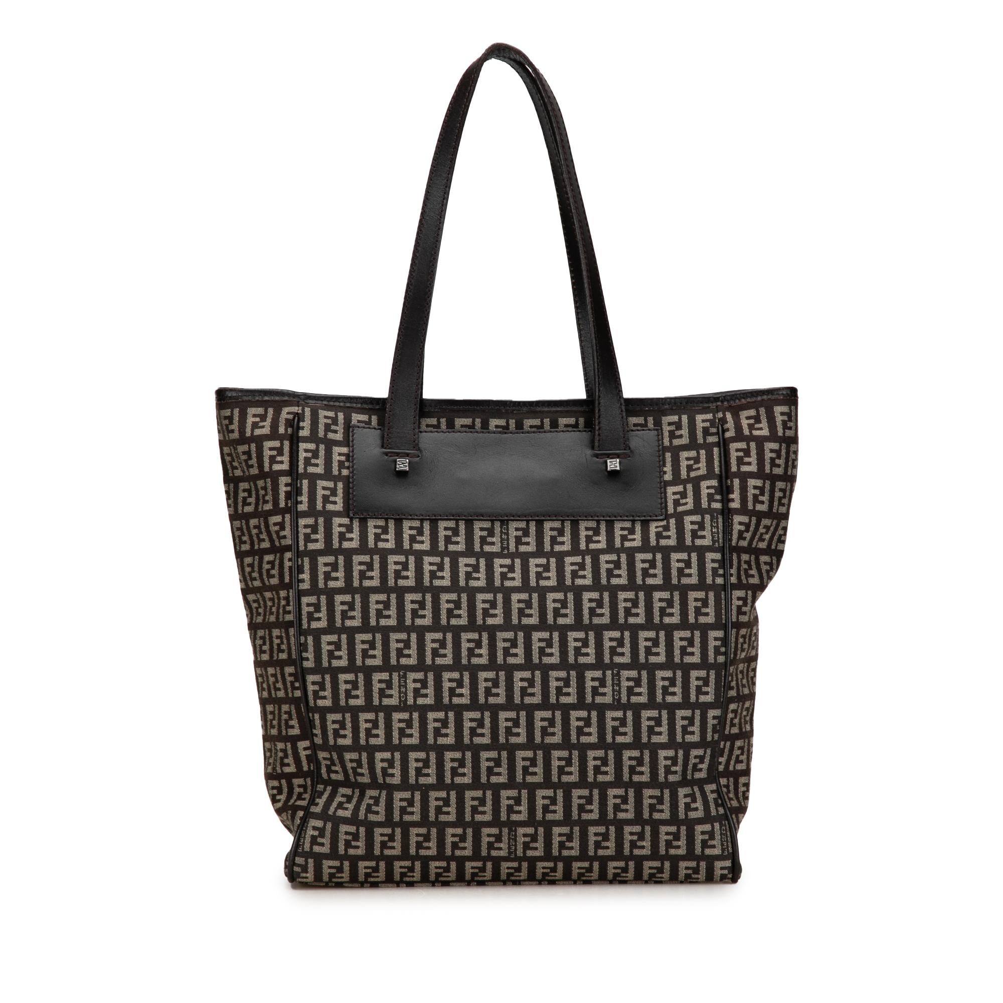 Fendi Zucchino Canvas Tote (SHG-aDBM9m)
