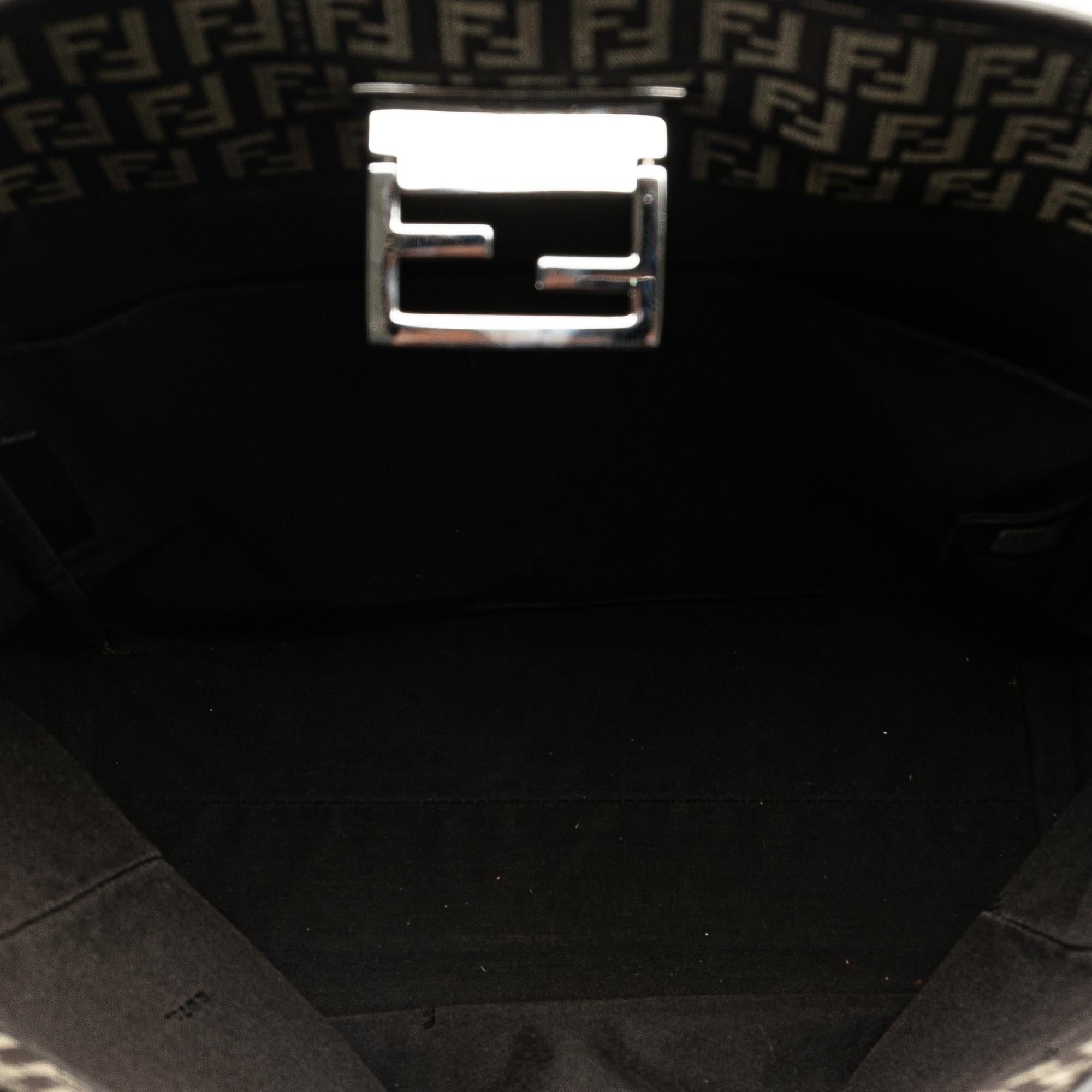 Fendi Zucchino Canvas Tote (SHG-aDBM9m)