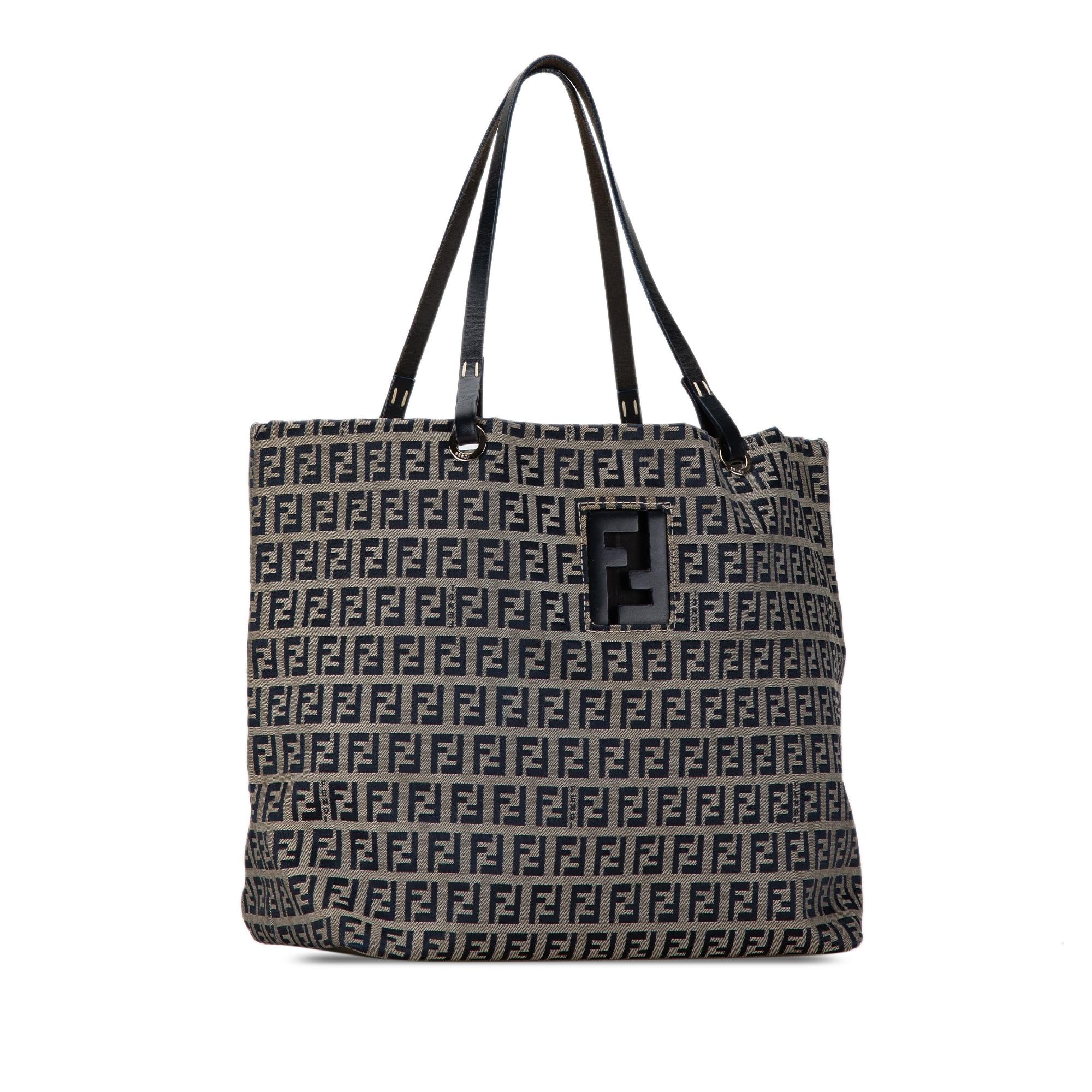 Fendi Zucchino Canvas Tote (SHG-kMmnVA)