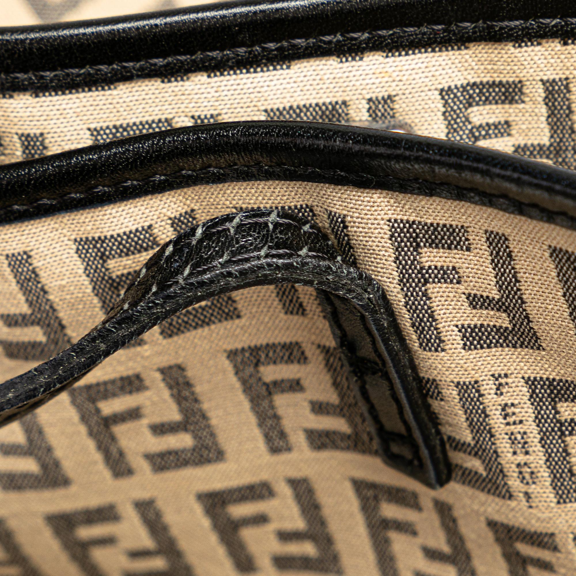 Fendi Zucchino Canvas Tote (SHG-0S5u7J)