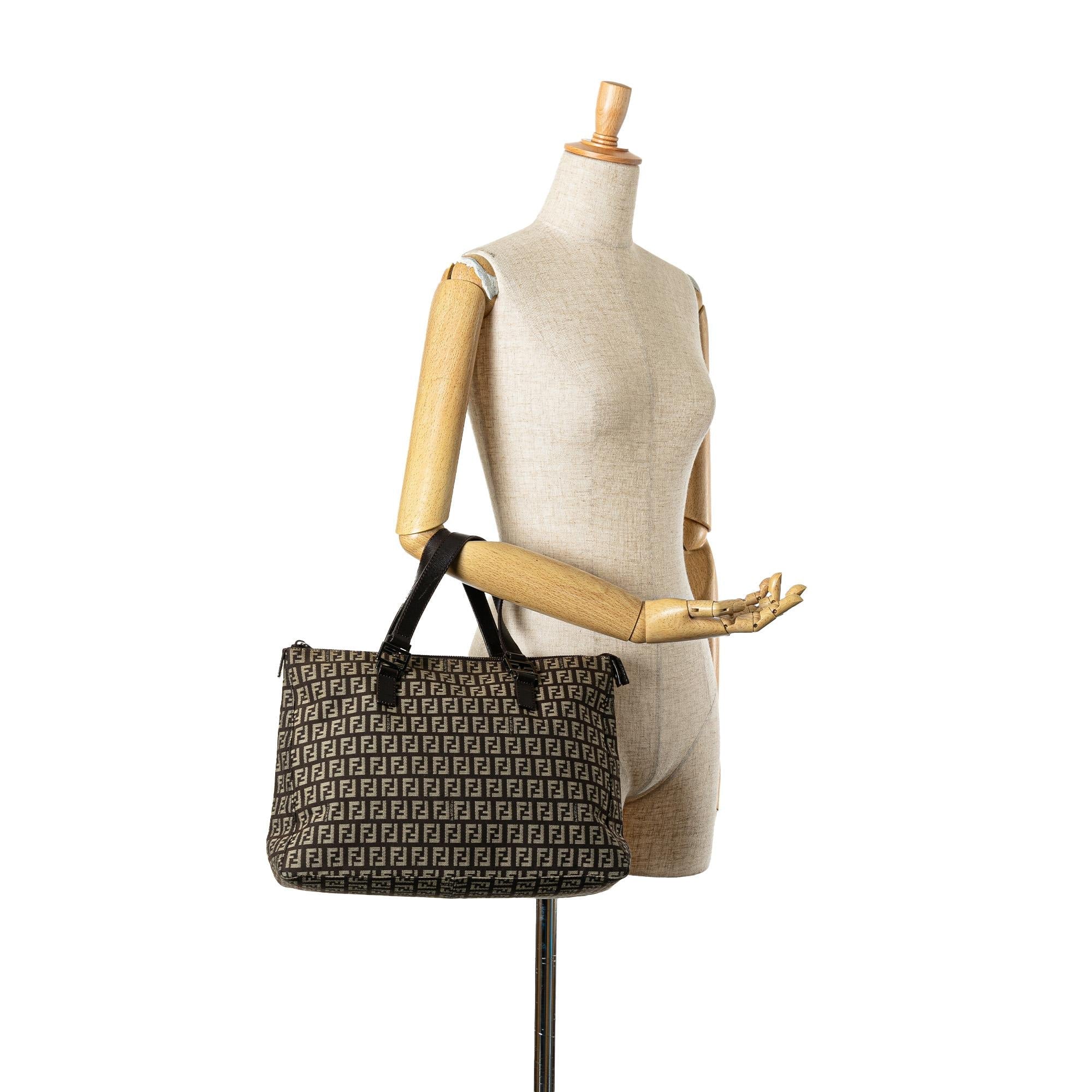 Fendi Zucchino Canvas Tote (SHG-ESYK03)