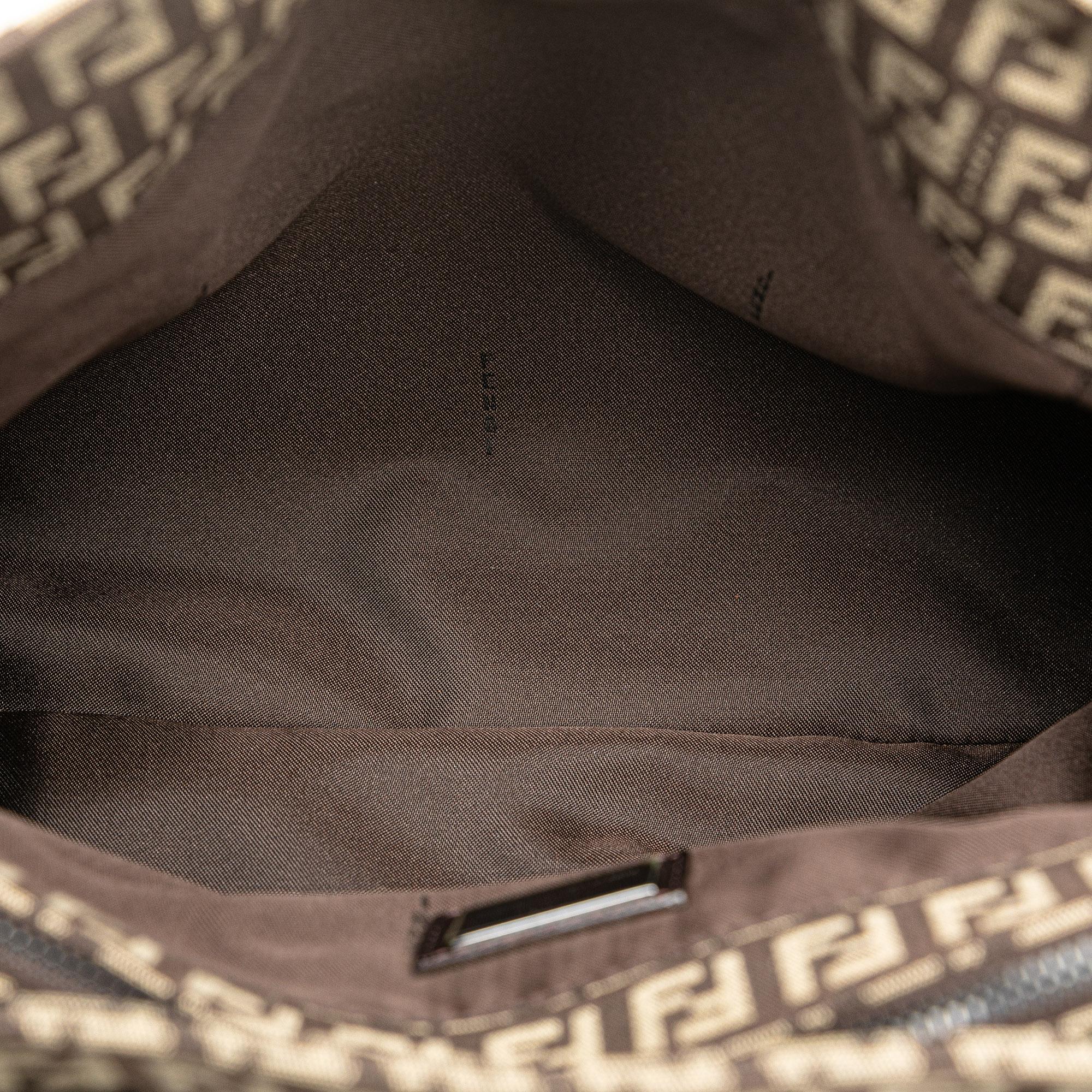 Fendi Zucchino Canvas Tote (SHG-5xarSr)