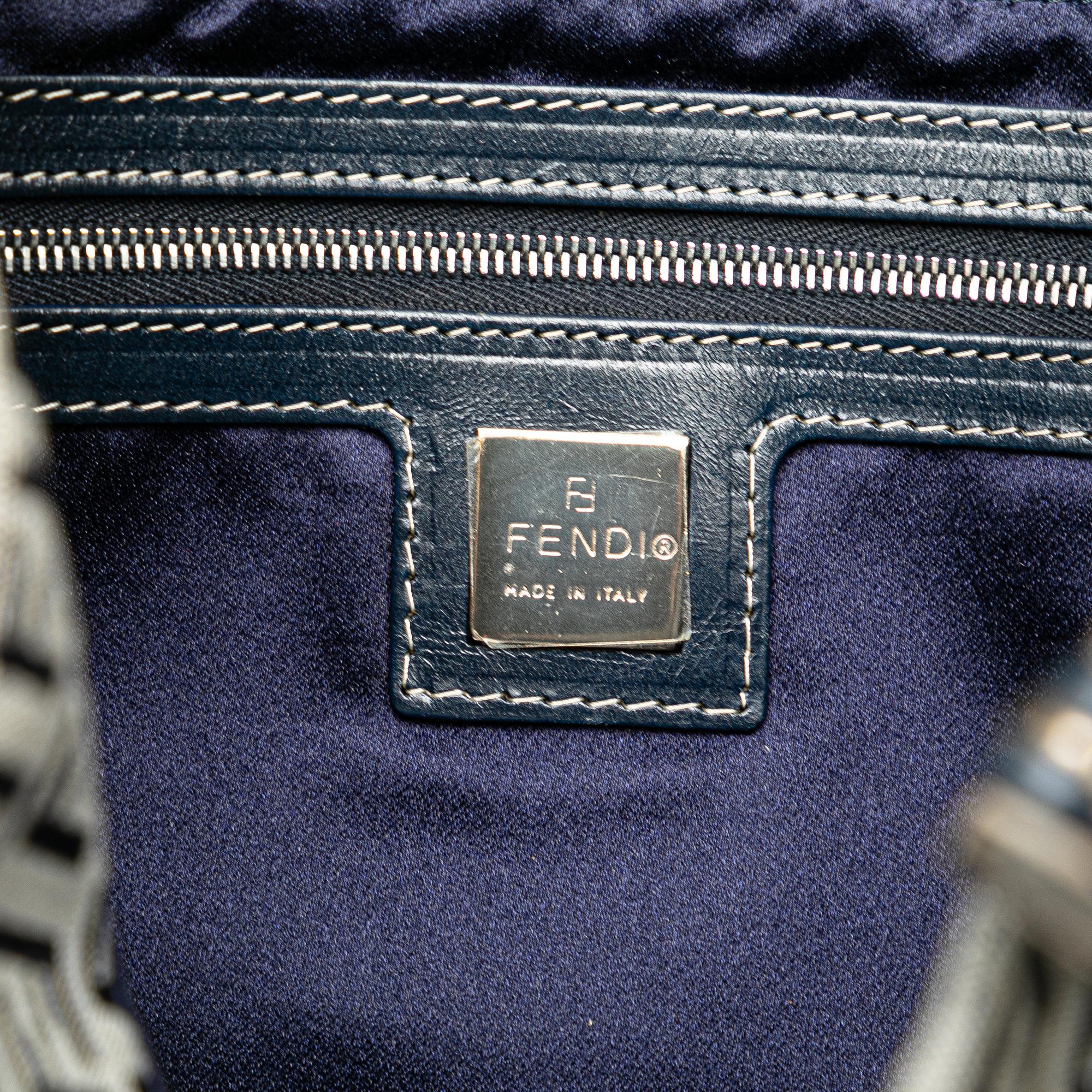 Fendi Zucchino Canvas Tote (SHG-YqfW3r)