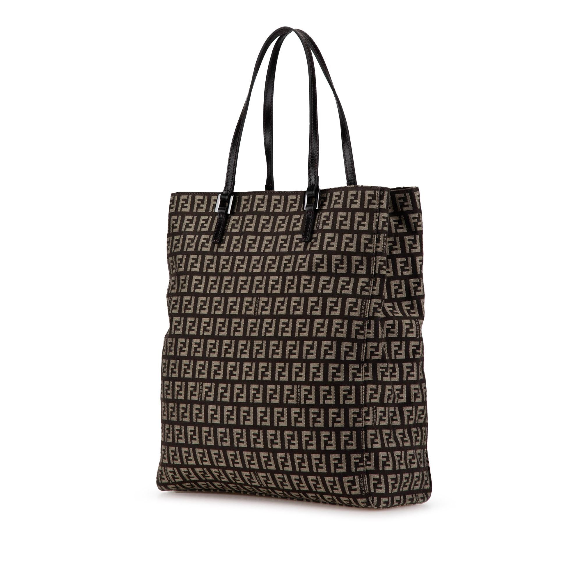 Fendi Zucchino Canvas Tote (SHG-XLcEjY)