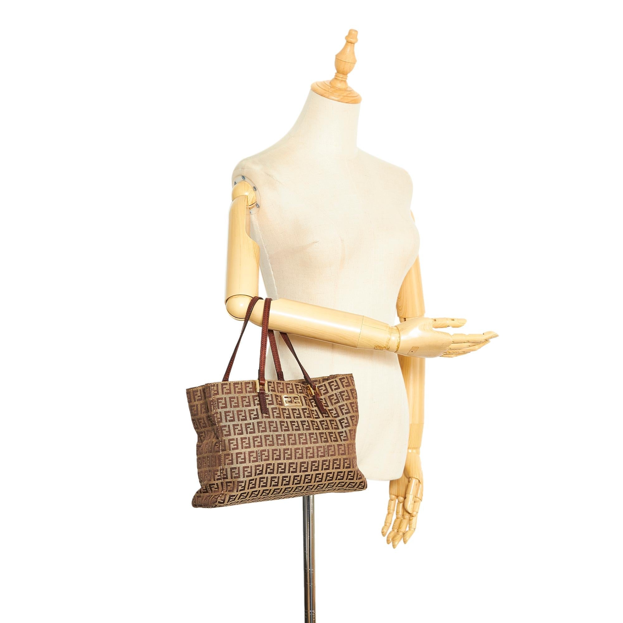 Fendi Zucchino Handbag (SHG-hGOtb8)