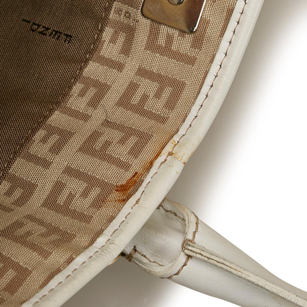 Fendi Zucchino Leather Trimmed Tote (SHG-LoktiJ)