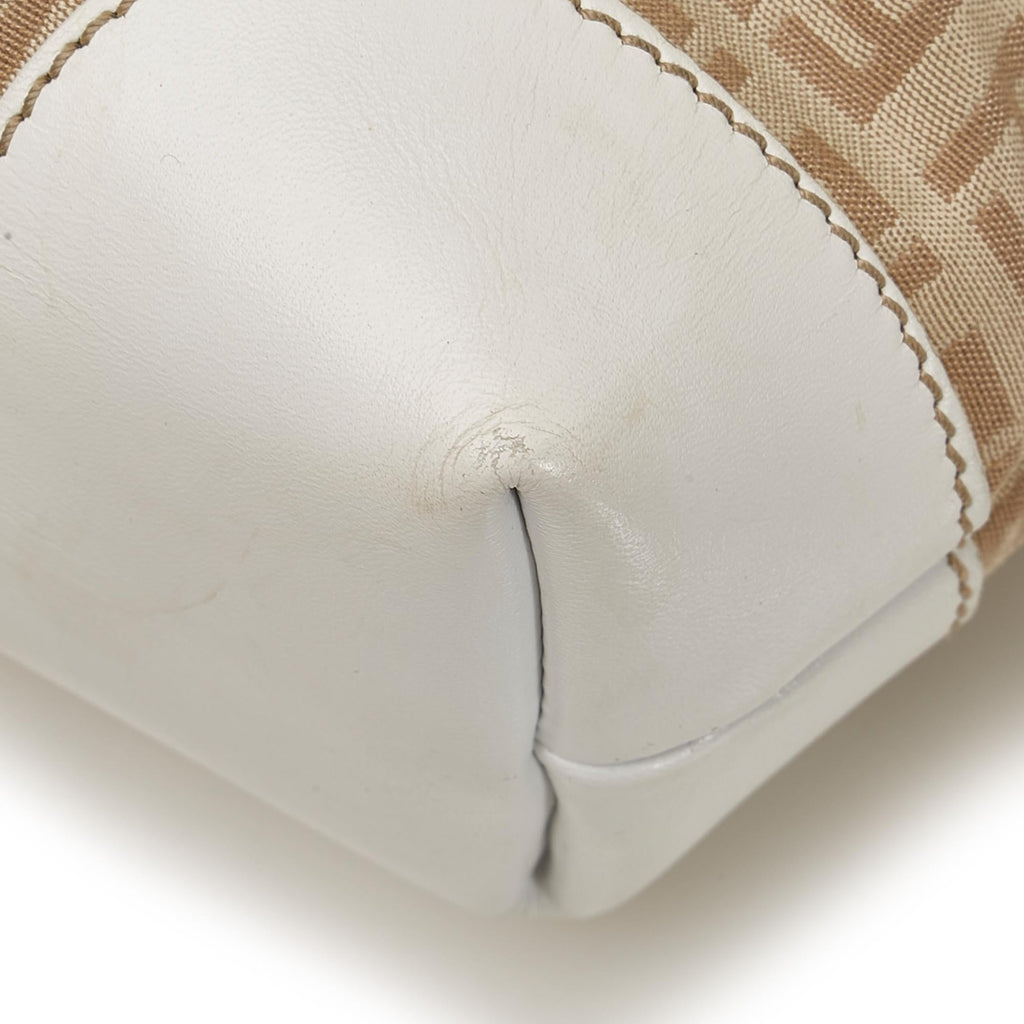 Fendi Zucchino Leather Trimmed Tote (SHG-LoktiJ)