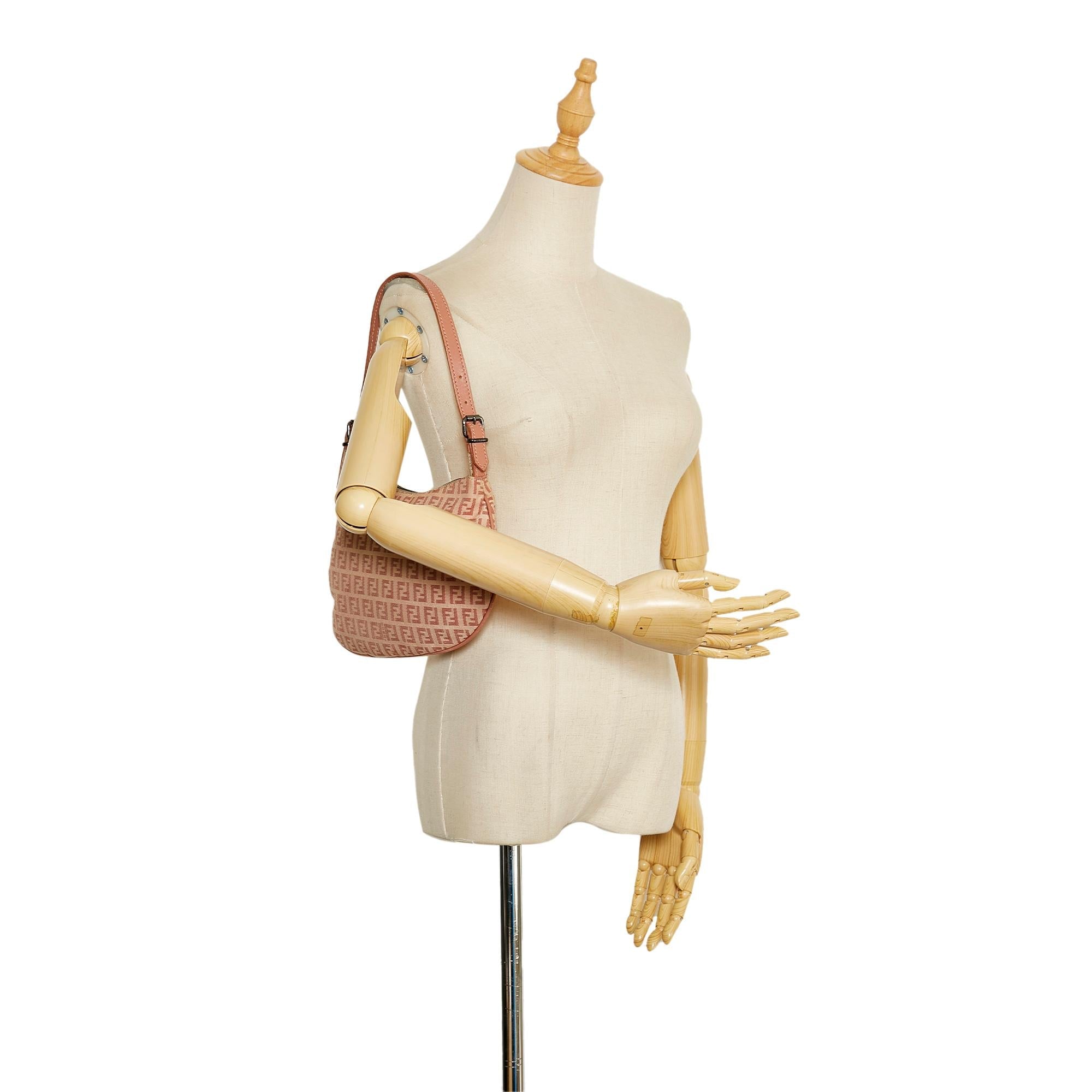 Fendi Zucchino Oyster Shoulder Bag (SHG-27P3i7)