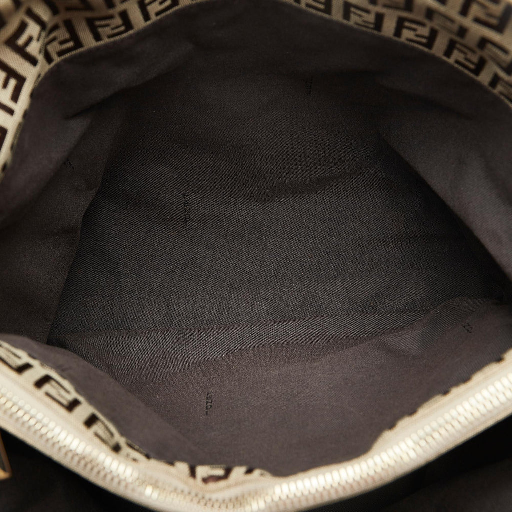 Fendi Zucchino Roll Tote (SHG-Bmz0sP)