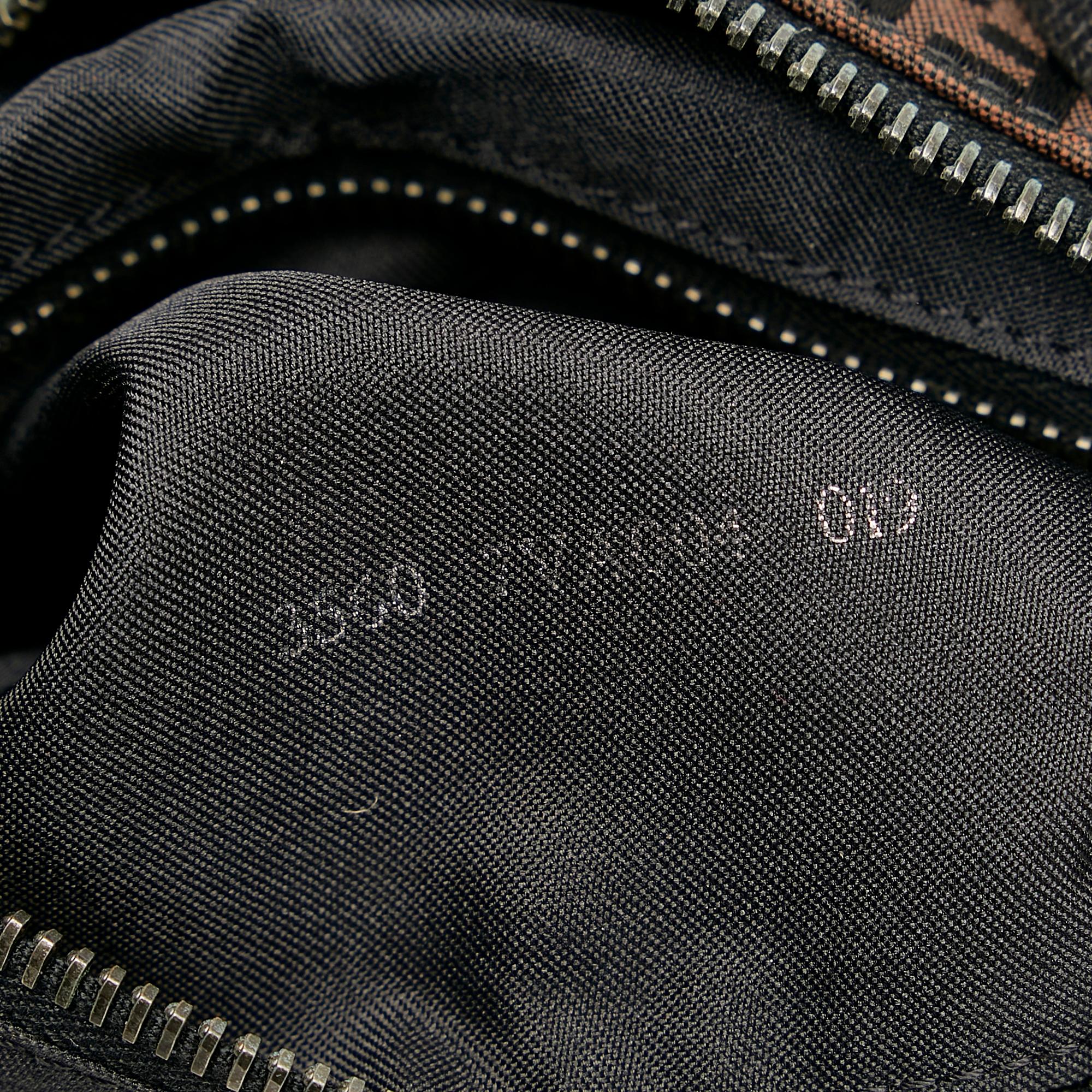 Fendi Zucchino Shoulder Bag (SHG-GUAdUN)